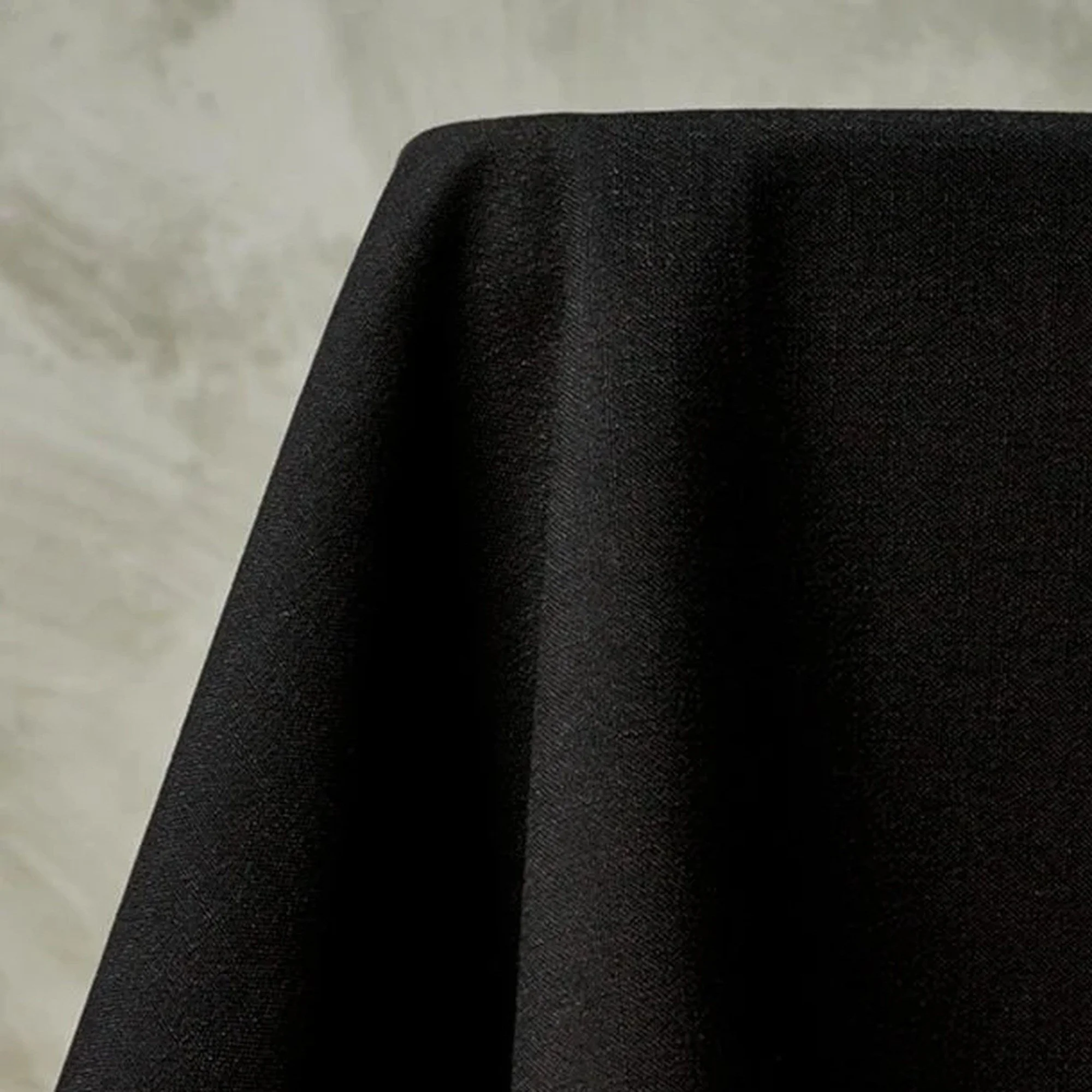 black-caress-tablecloth-01.jpg