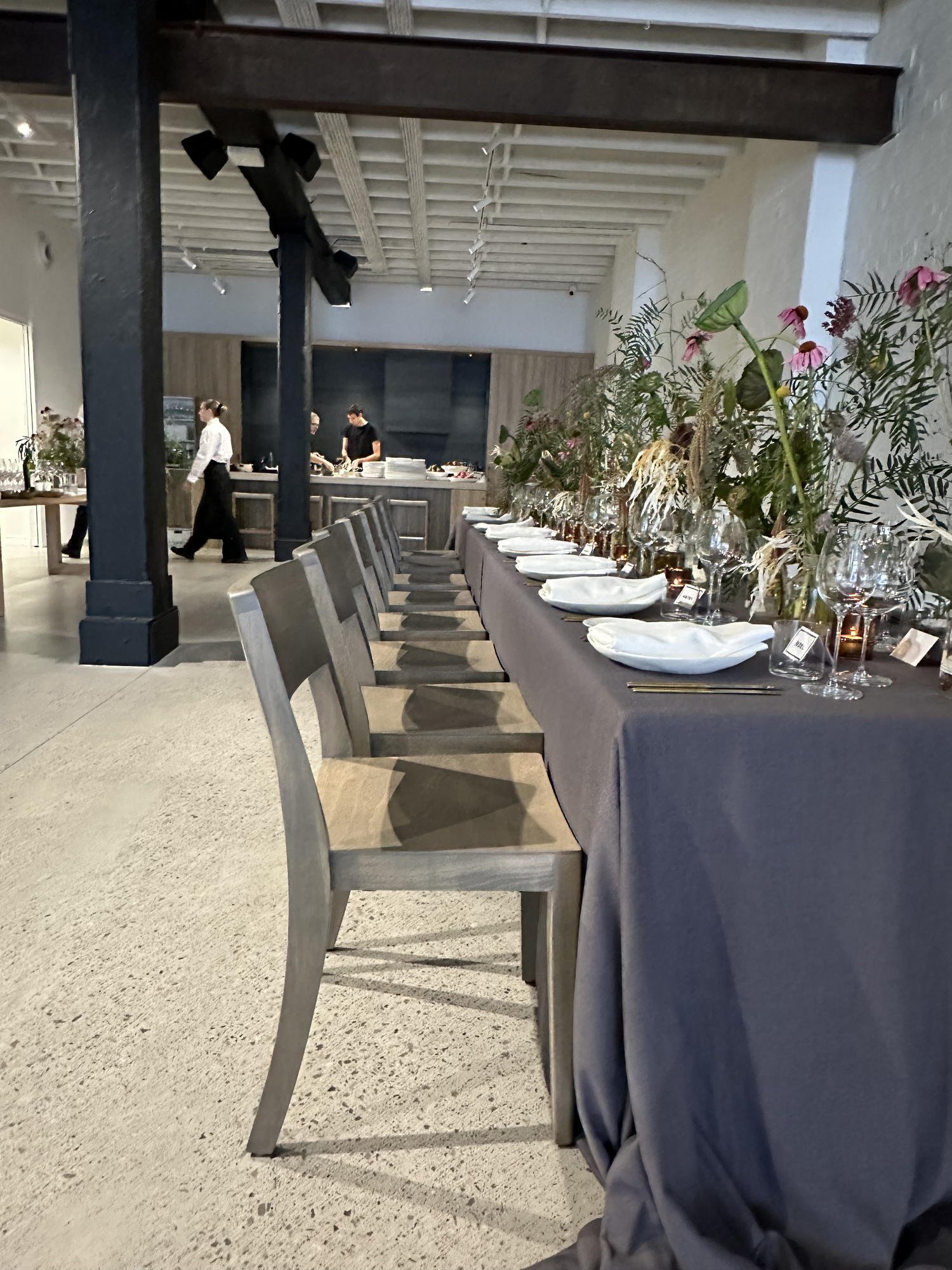 charcoal-linen-mix-tablecloth-03.jpg