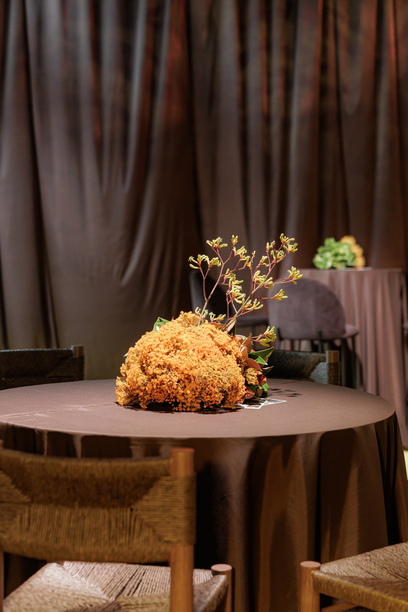 chocolate-satin-tablecloth-02.jpg