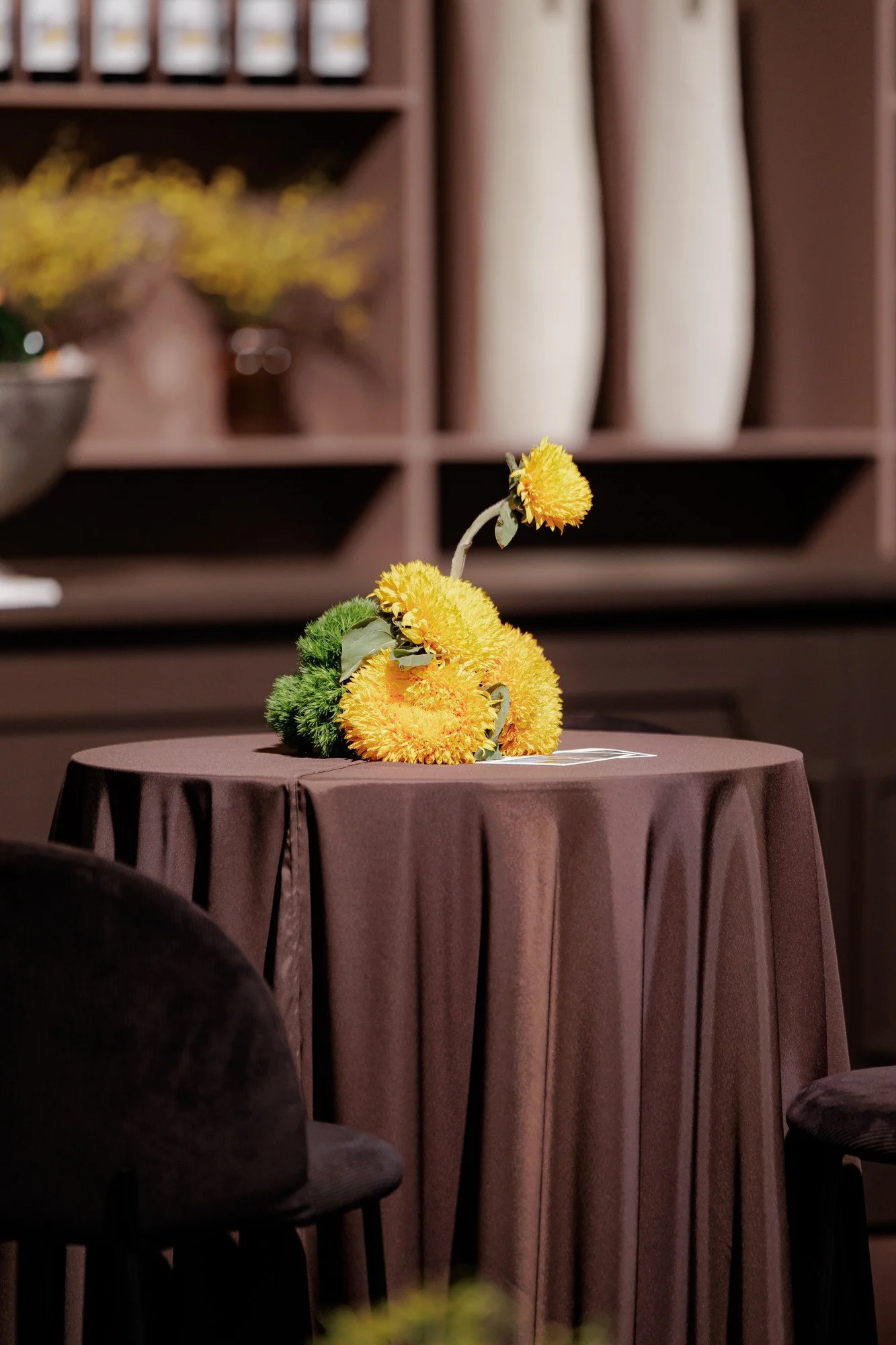 chocolate-satin-tablecloth-04.jpg