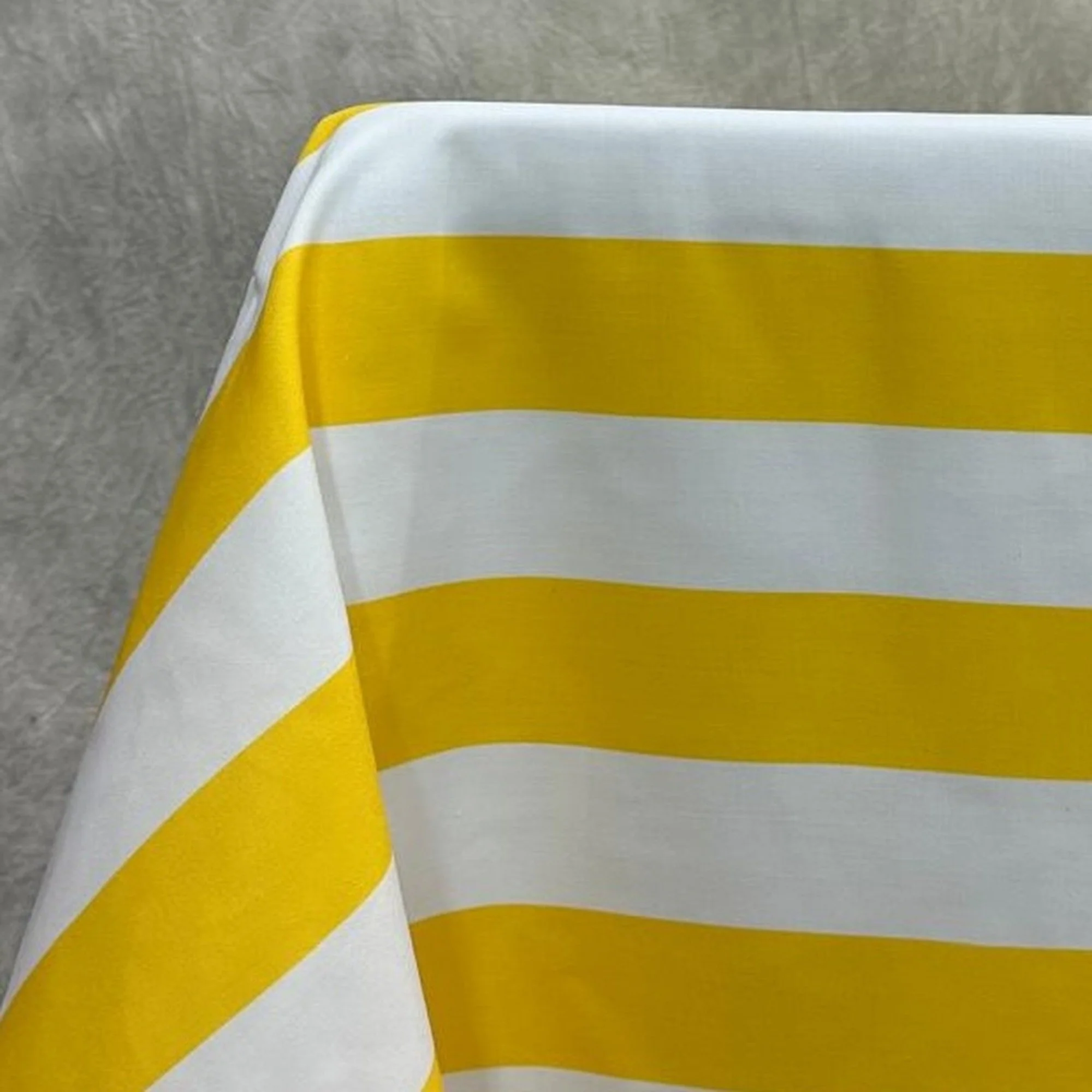 yellow-and-white-stripes-tablecloth-01.jpg