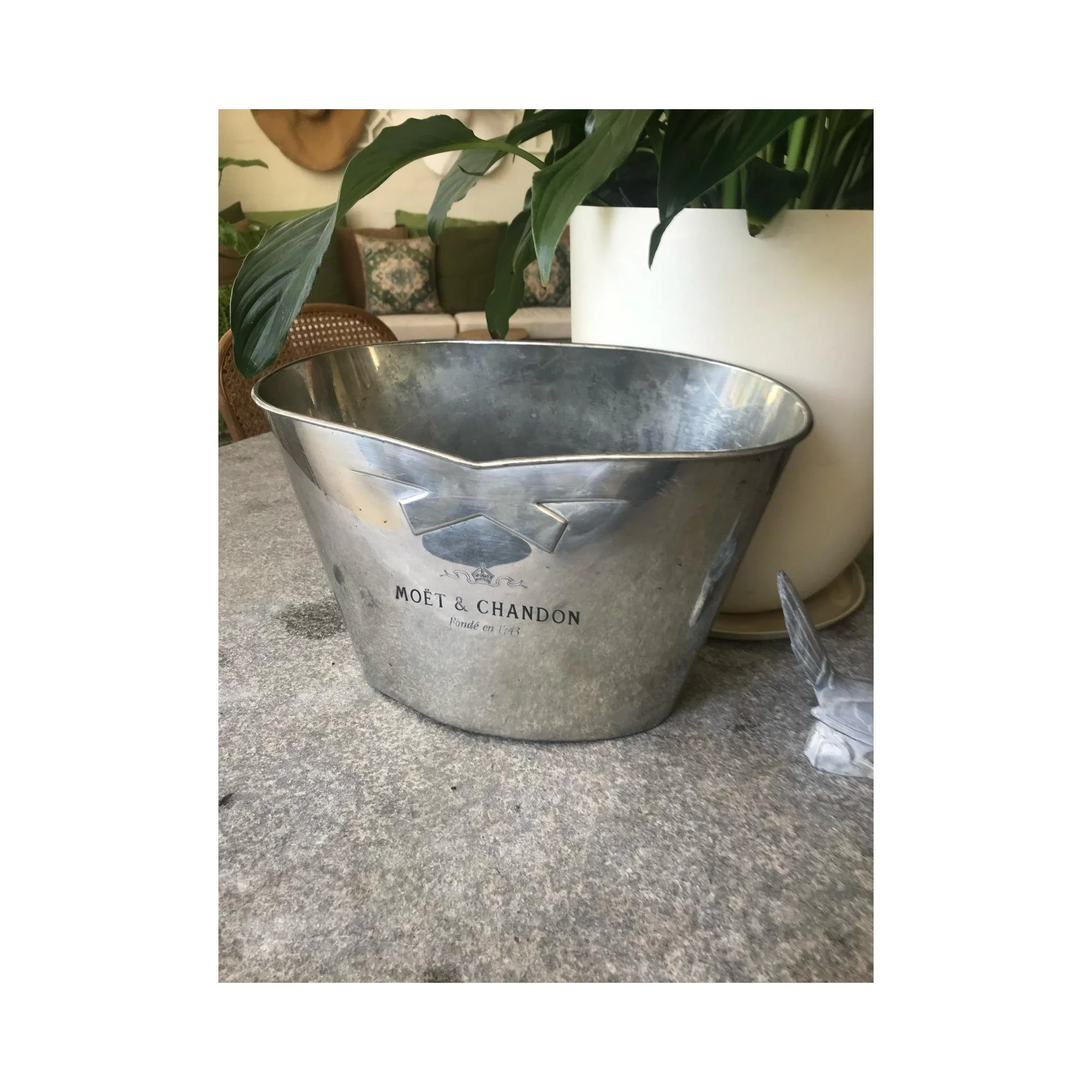 champagne-bucket-moet-chandon-02.jpg