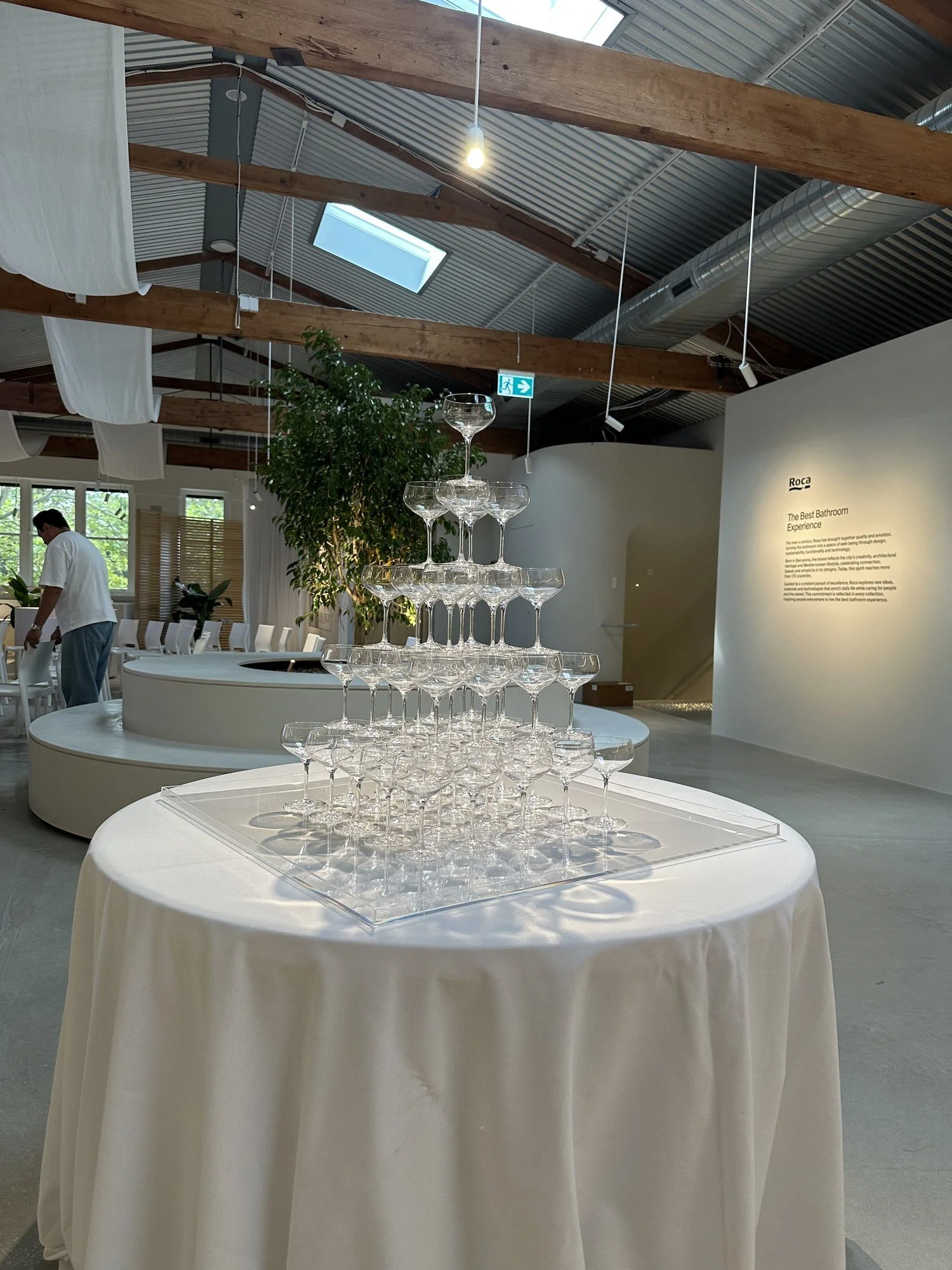 perspex-champagne-tower-tray-02.jpg