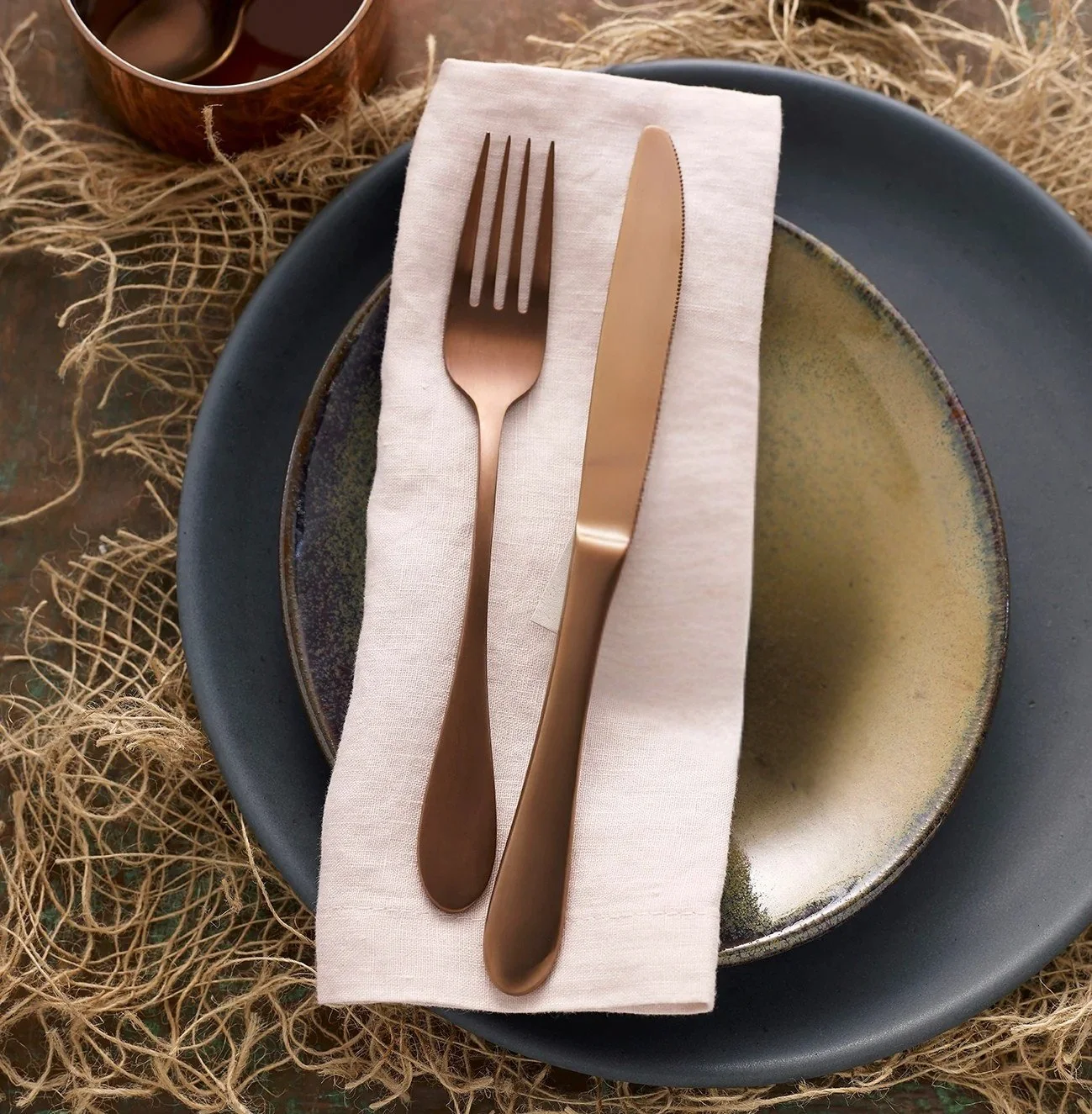 rose-gold-cutlery-02.jpg