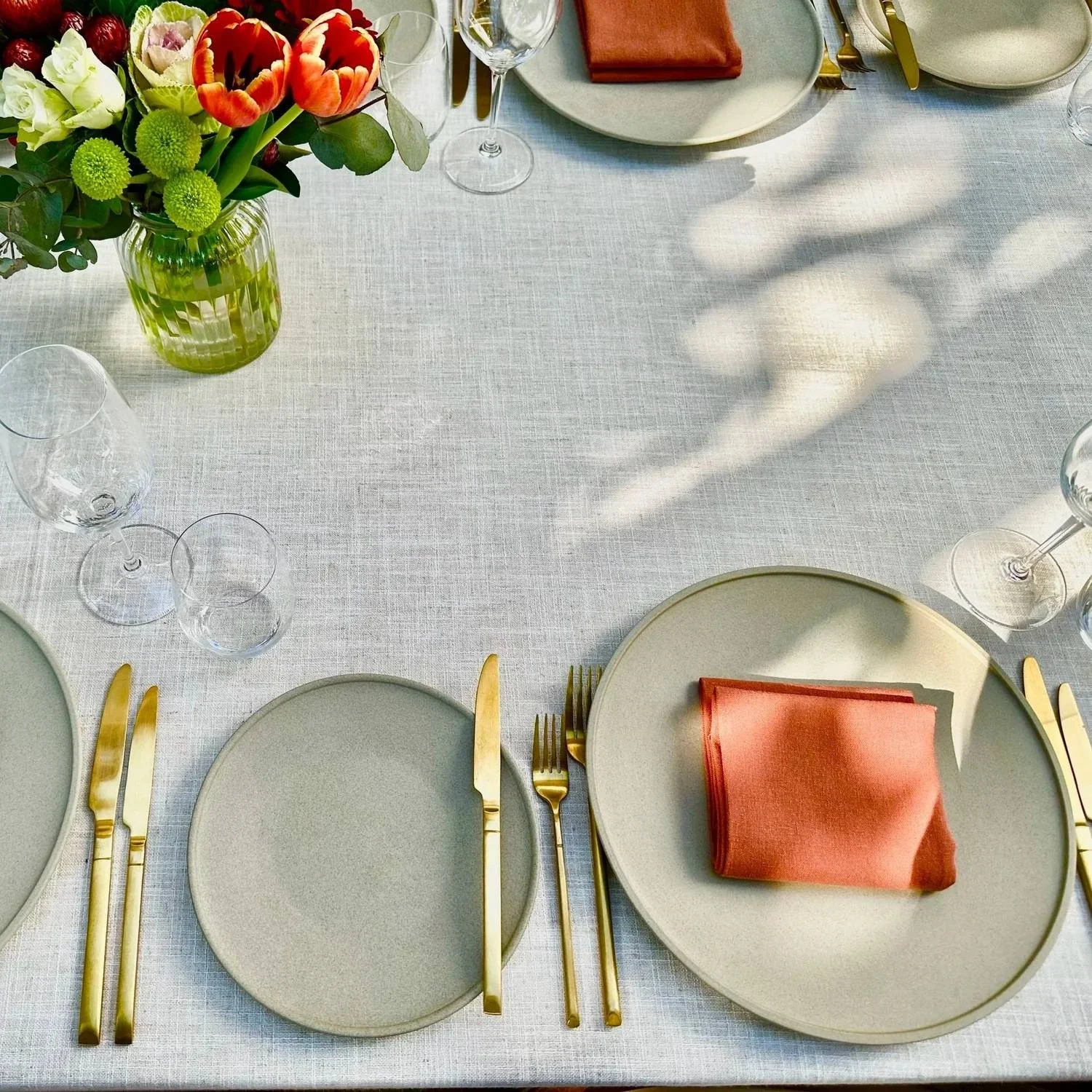 oslow-matt-gold-cutlery-02.jpg