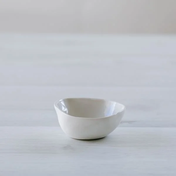 flax-pinch-pot-white-02.jpg