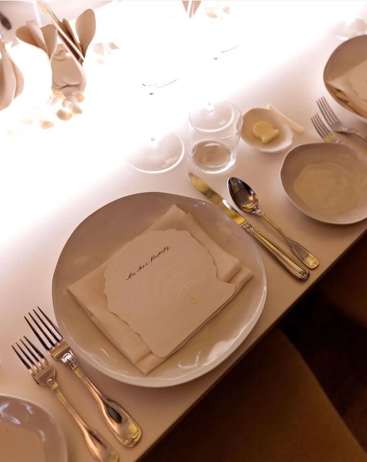 flax-main-plate-white-03.jpg