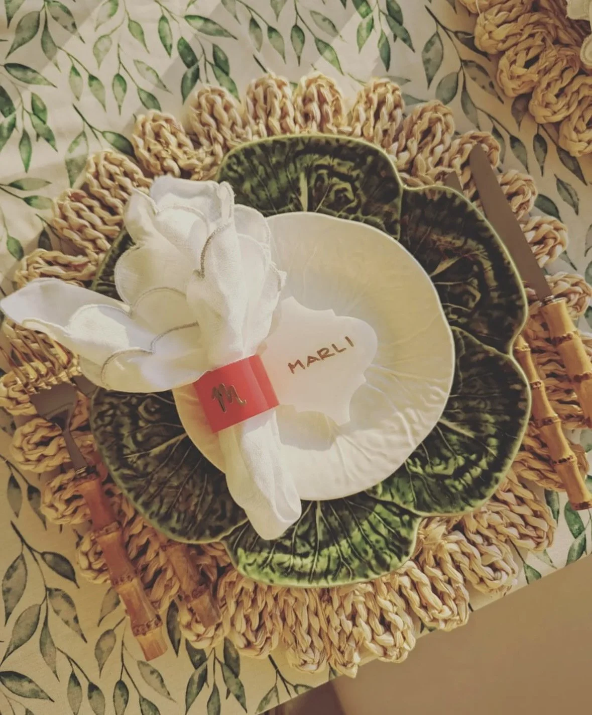 cabbage-leaf-green-entree-dessert-plate-02.jpg
