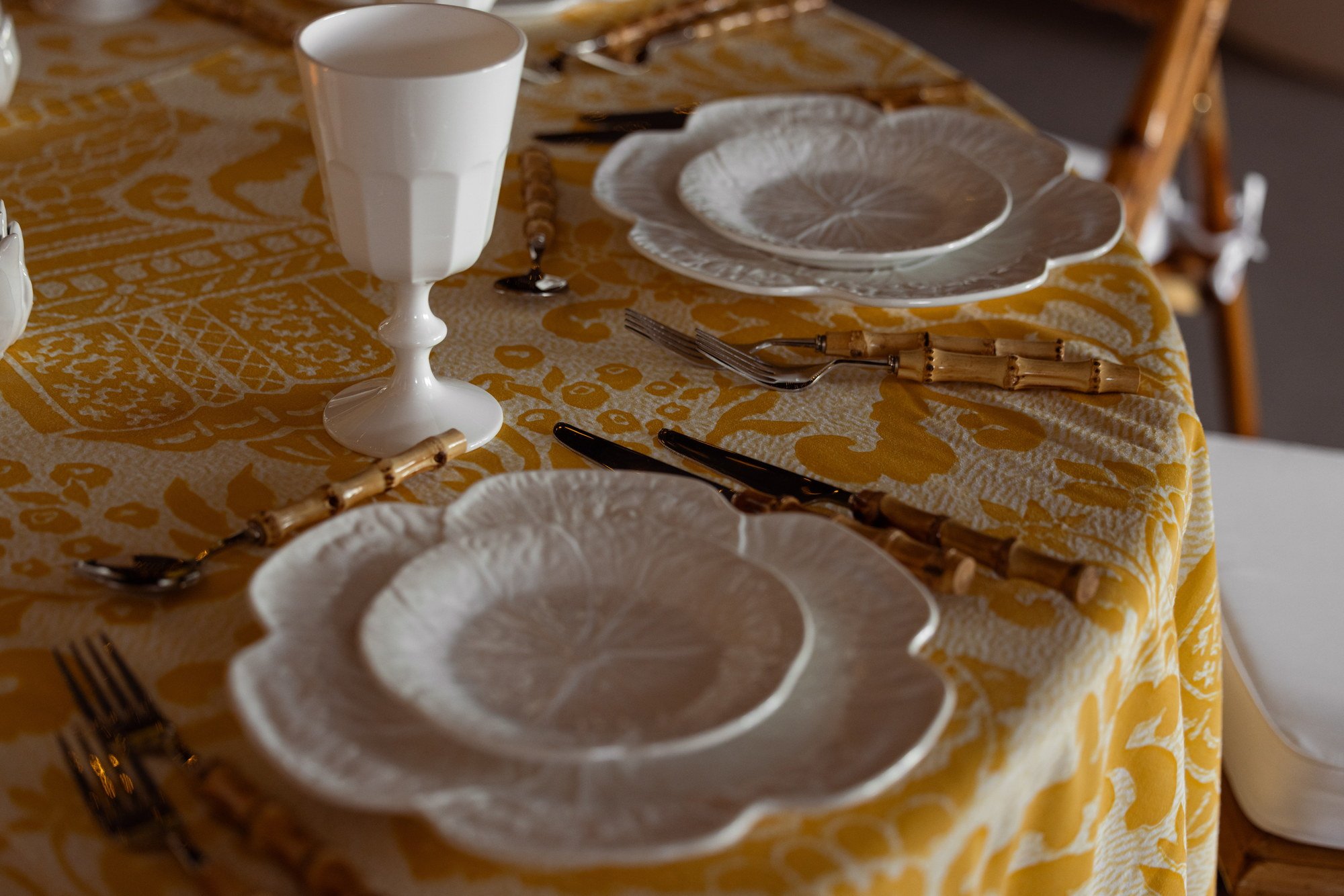 cabbage-leaf-white-main-service-plate-02.jpg