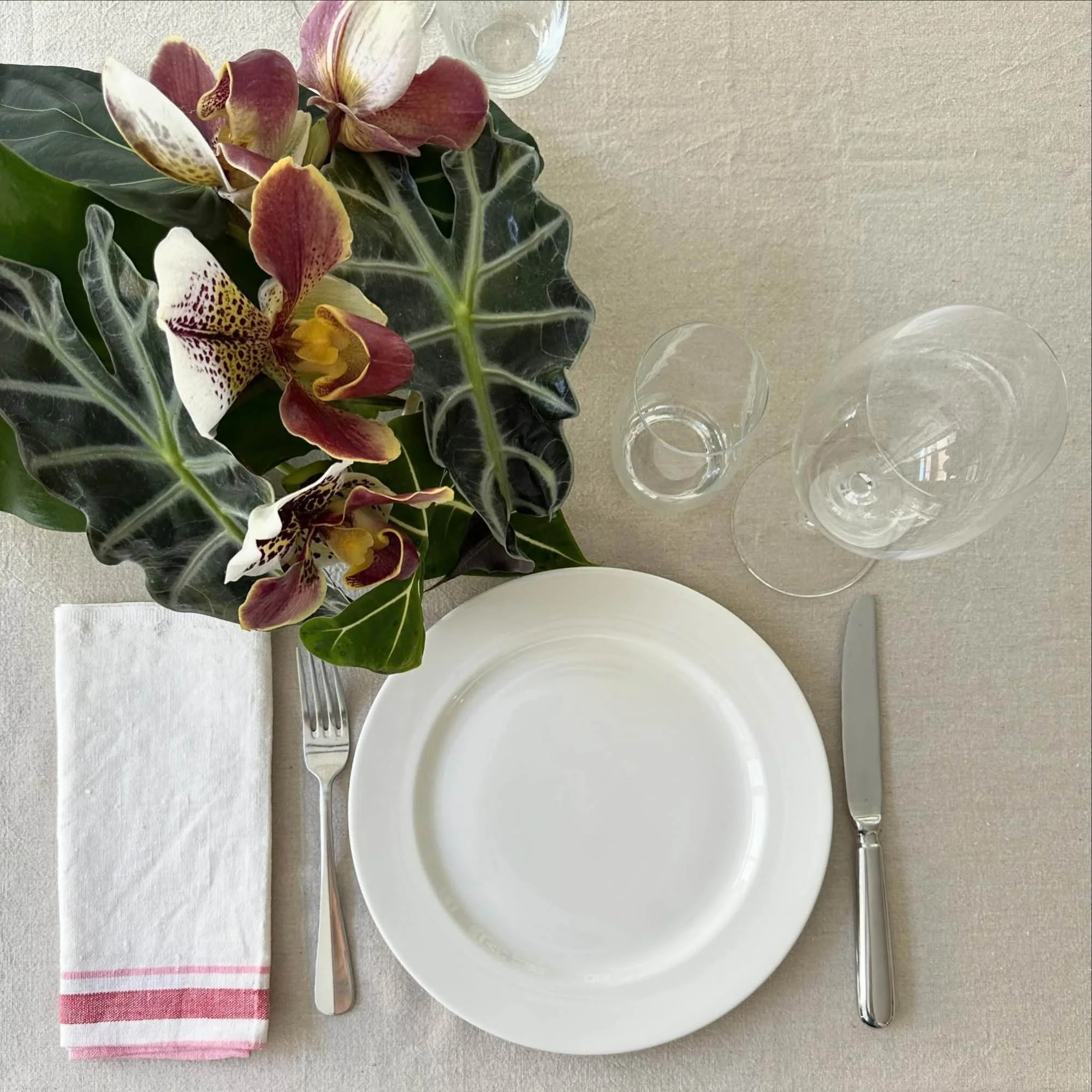 ascot-royal-bone-entree-dessert-plate-02.jpg