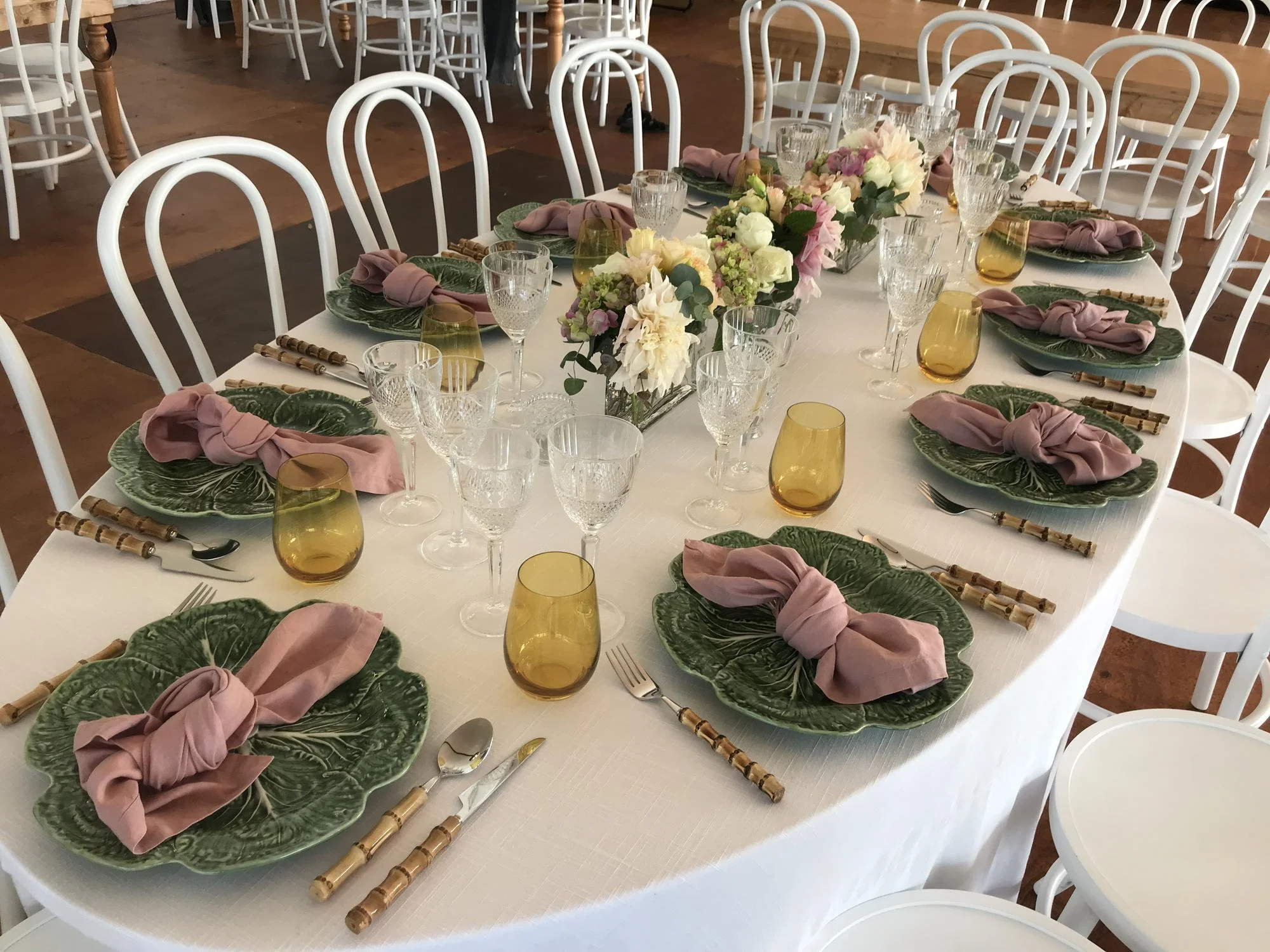 oval-table-02.jpg