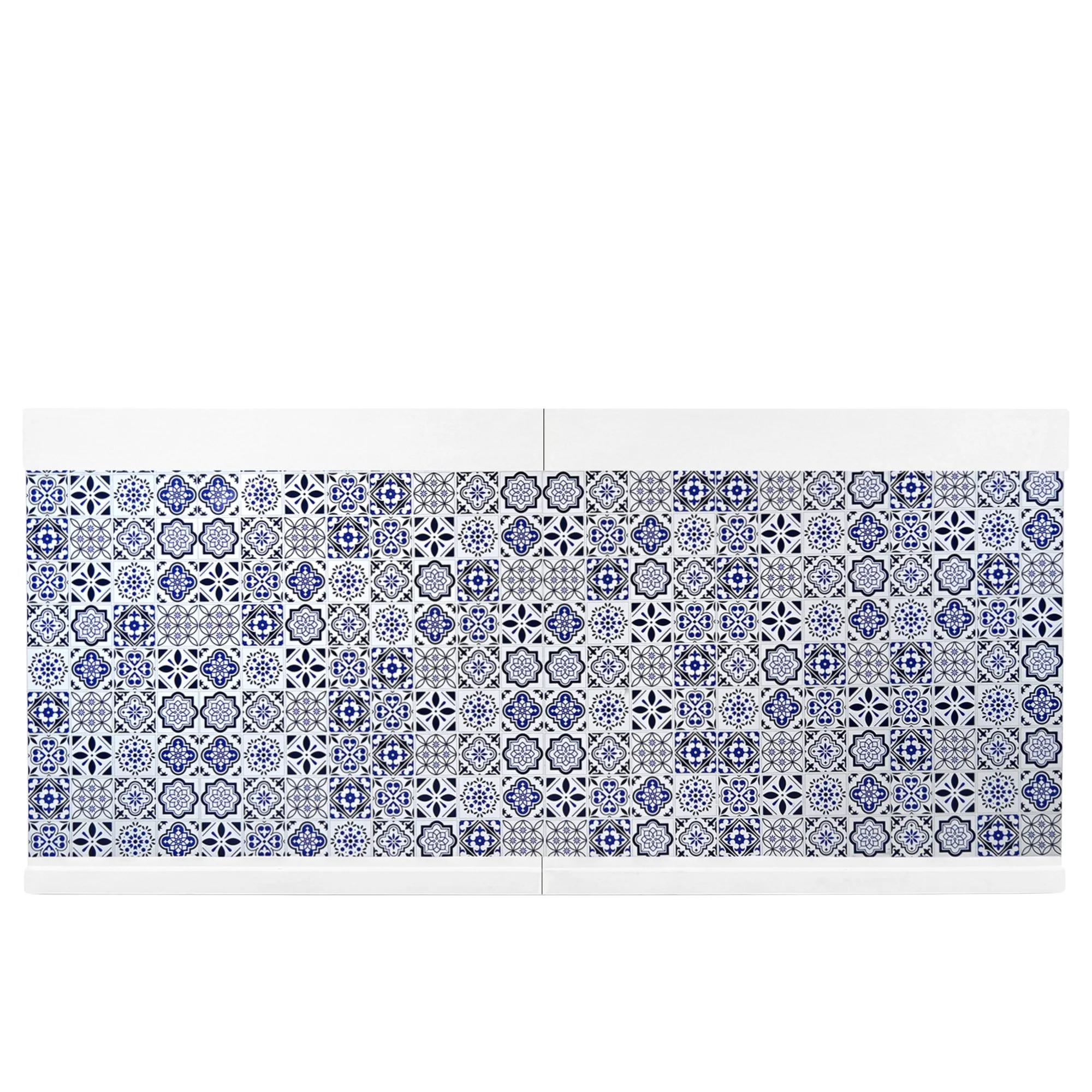 White Bar with Moroccan Facade