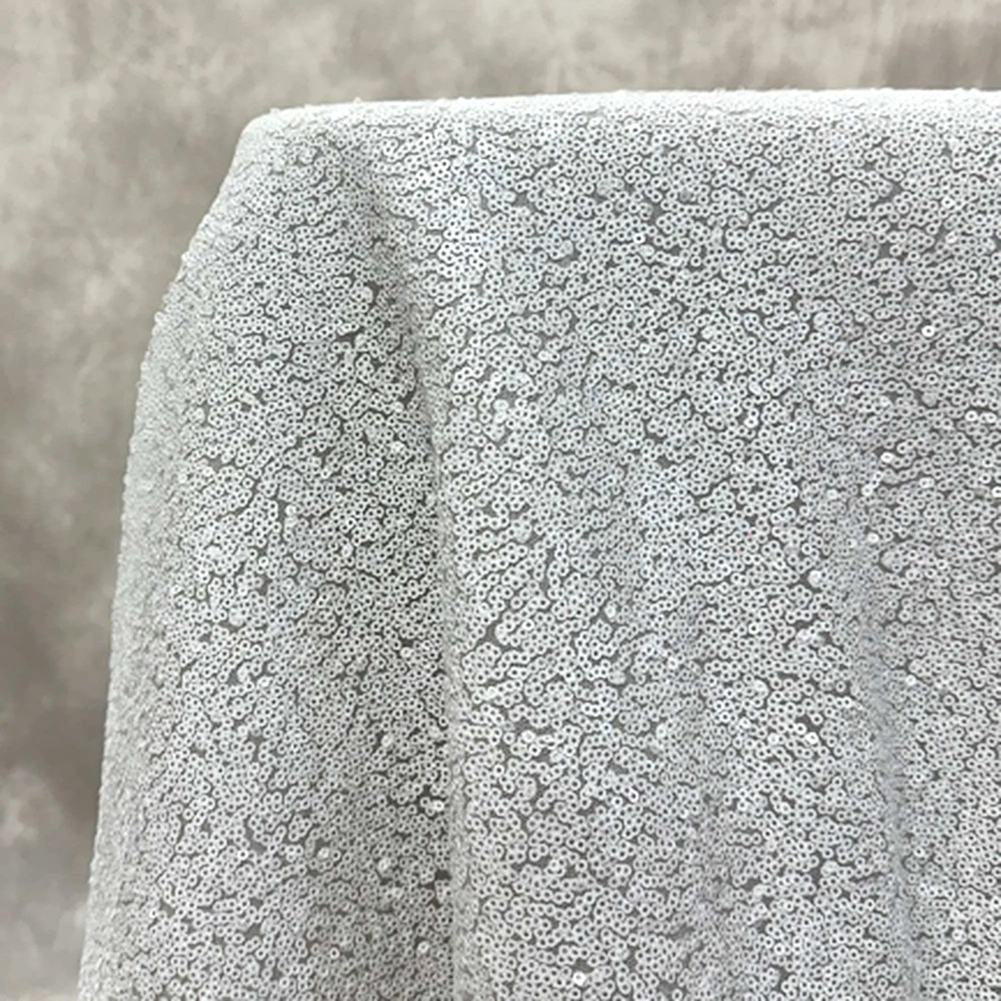white-sequin-tablecloth-01.jpg