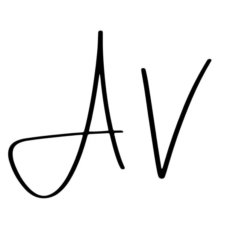 Amanda Viviers Logo