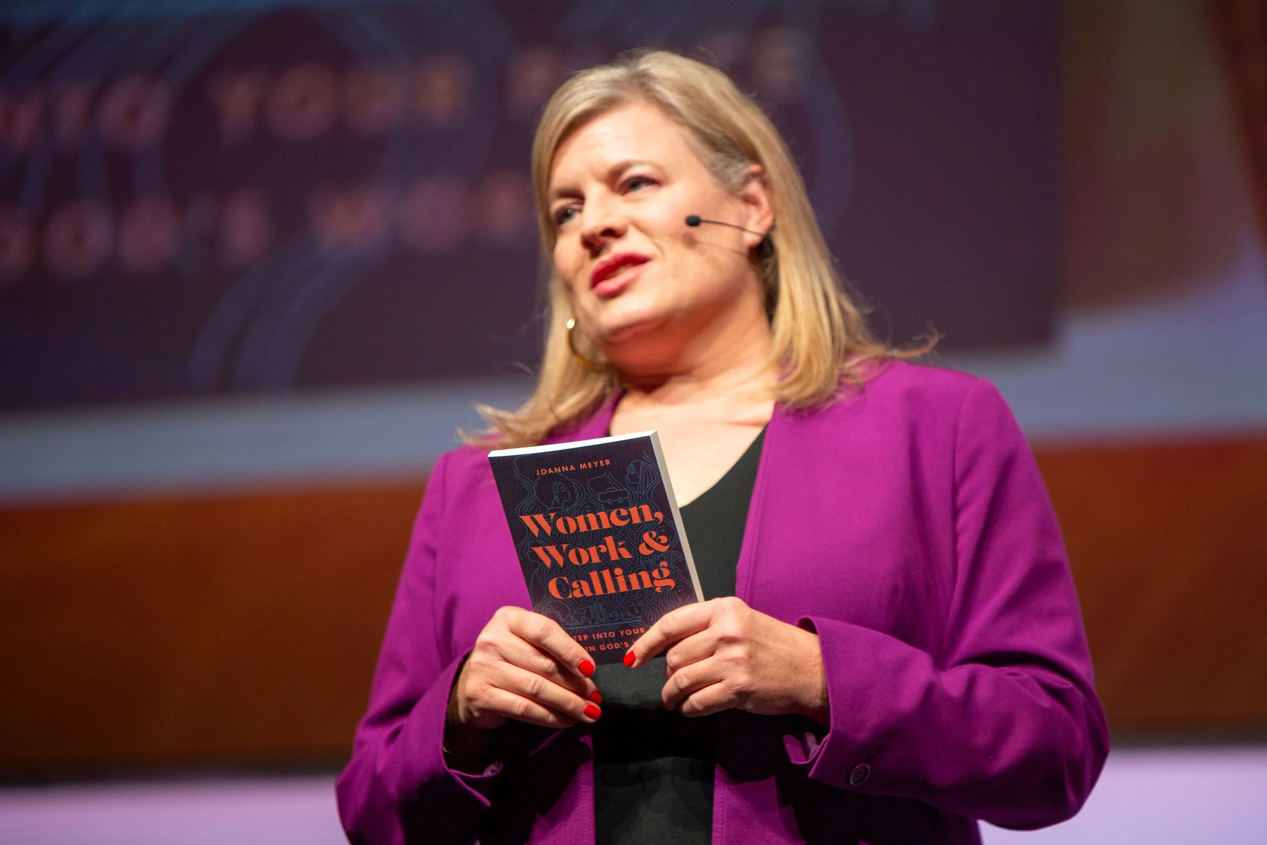 A female leader talking about her book.