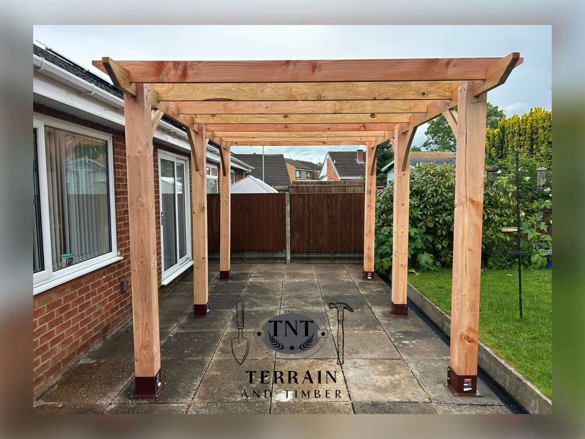 We recently built this beautiful pergola using durable Douglas fir timber, supported by 6 sturdy posts to create a strong and long-lasting structure.
The customer wanted a feature that would not only provide character to their outdoor space but also 
