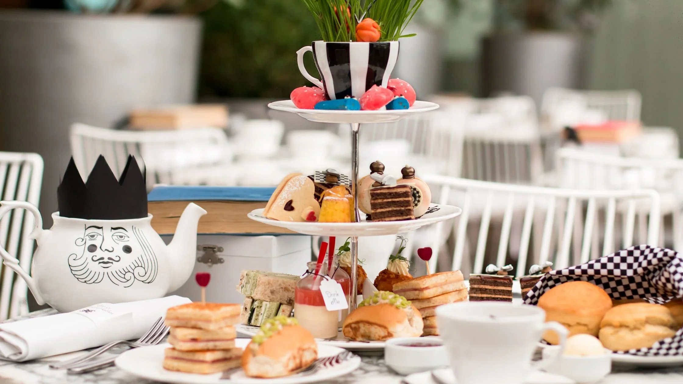 traditional-afternoon-tea-london-experience.webp