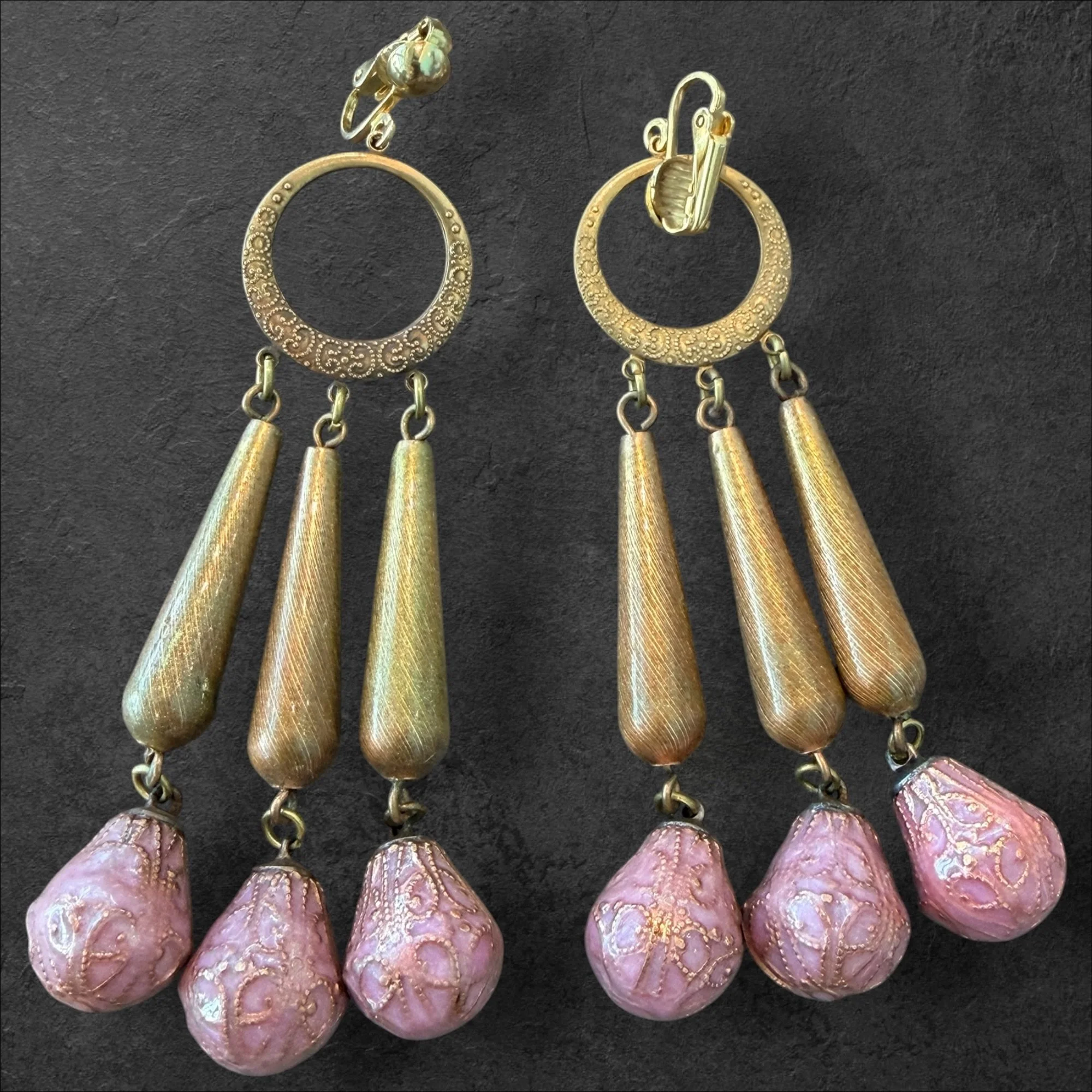JL62 Jess Lelong Modernist Dangle Earrings - Demi-rouge with Pink and Goldtone Composite Teardrops