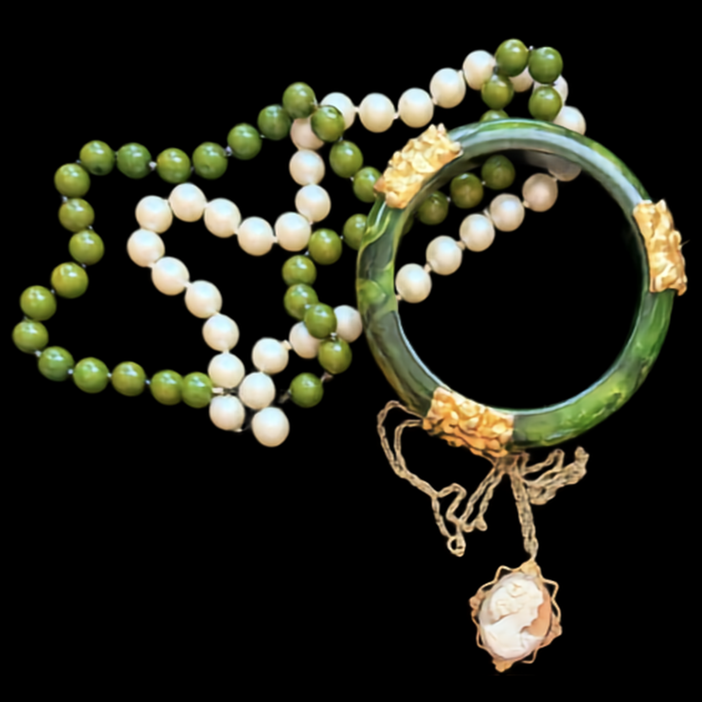 Bakelite Necklace.png