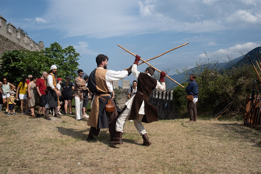Scene da Medioevo in Valle del Feudo San Giorio.