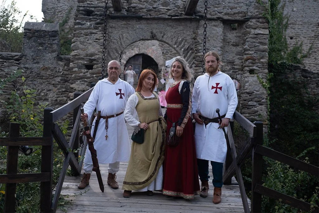 Scene da Medioevo in Valle del Feudo San Giorio.