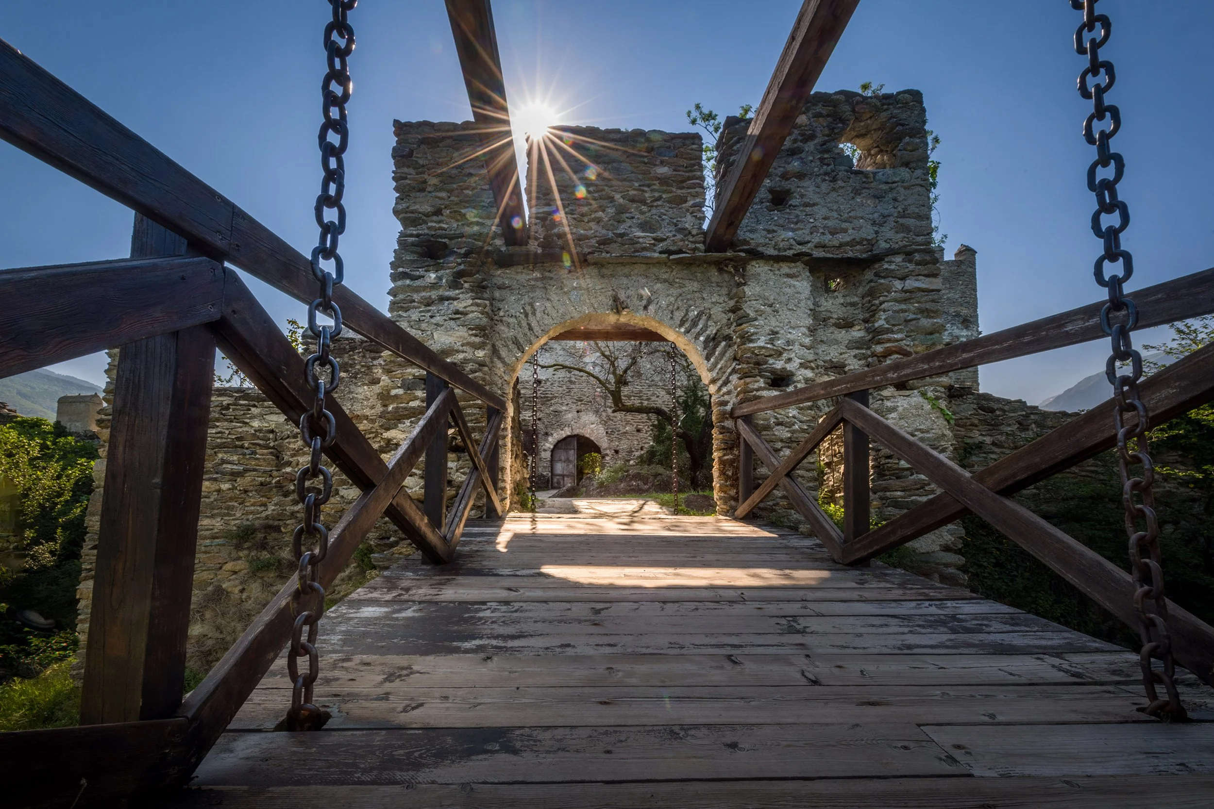 Ponte di legno del Castello dell'Antica Osteria Feudo San Giorio.
