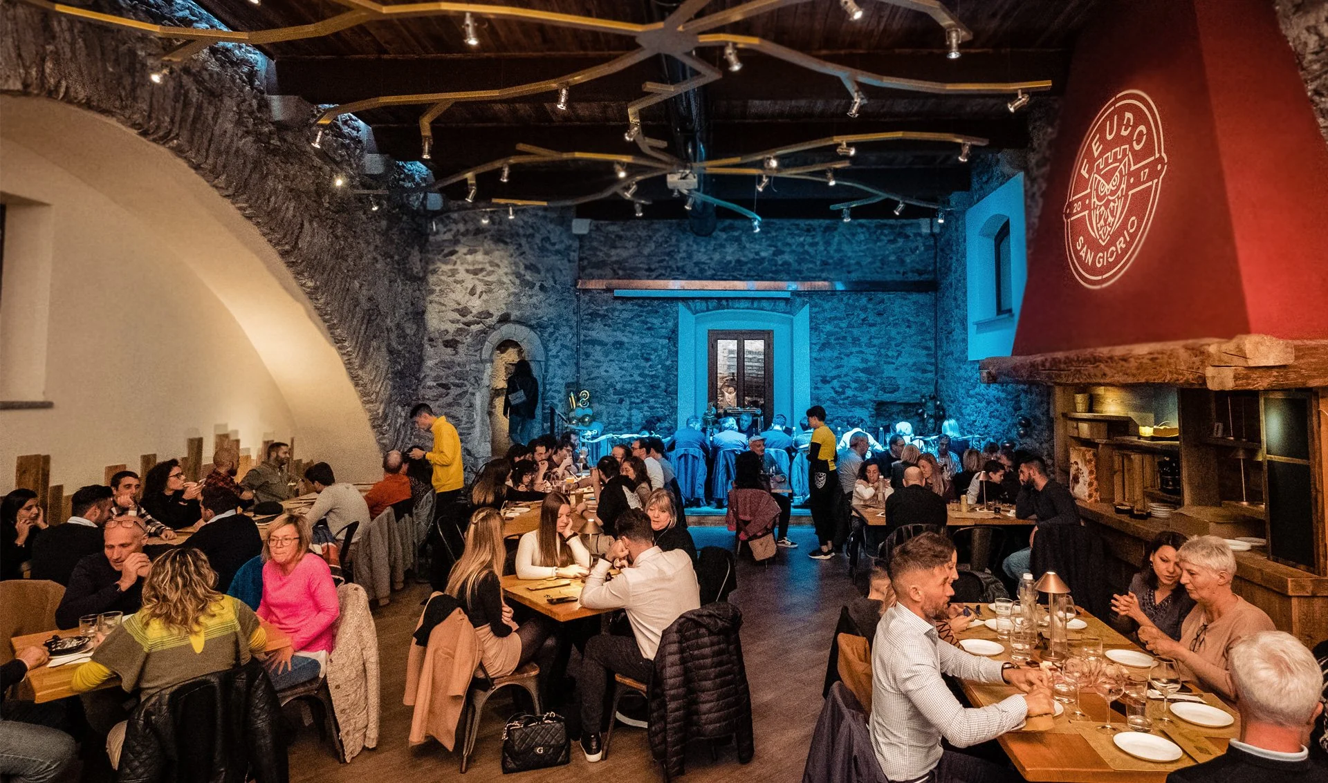 Salone interno dell'Antica Osteria Feudo San Giorio.
