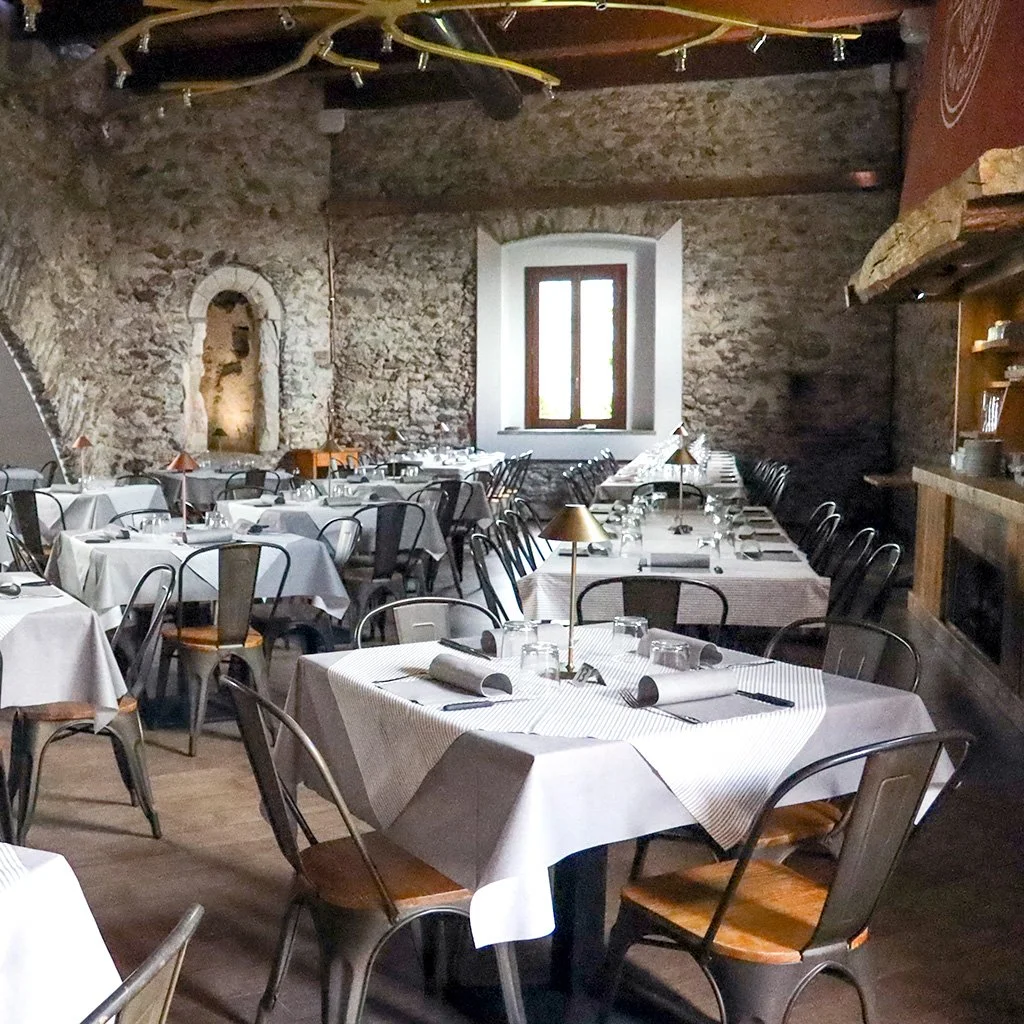 Interno ristorante dell'Antica Osteria Feudo San Giorio.