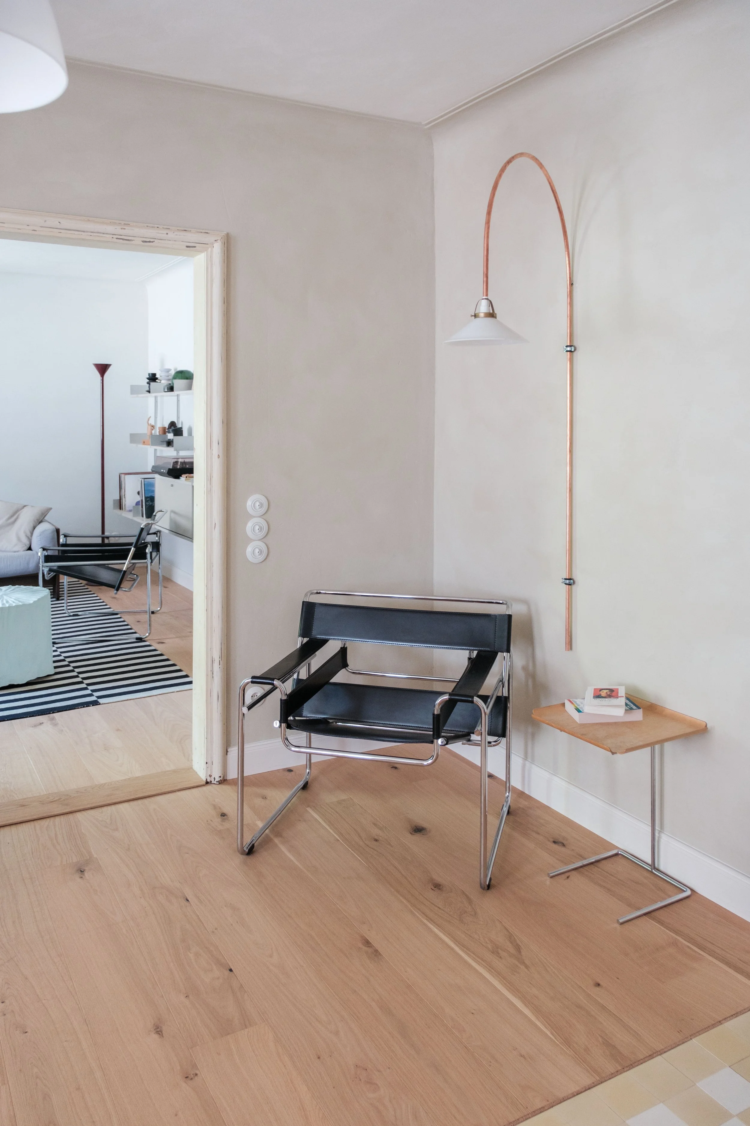 /// Interior Konzept & Design // Realisierung: Boden, Wände // individueller leuchtenbau ///