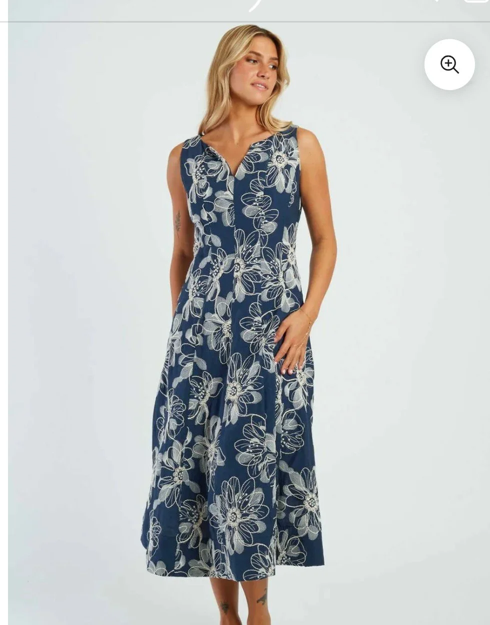 -50% REBAJAS.  Vestido bordado Gao . Derhy