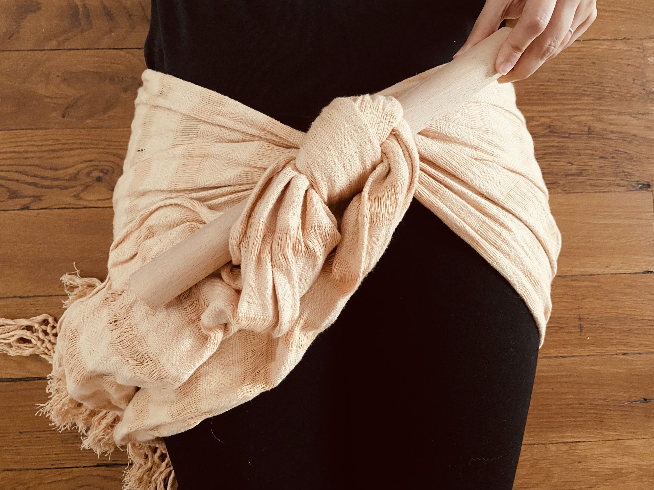 rebozo resserrage du bassin vue mere doula grenoble