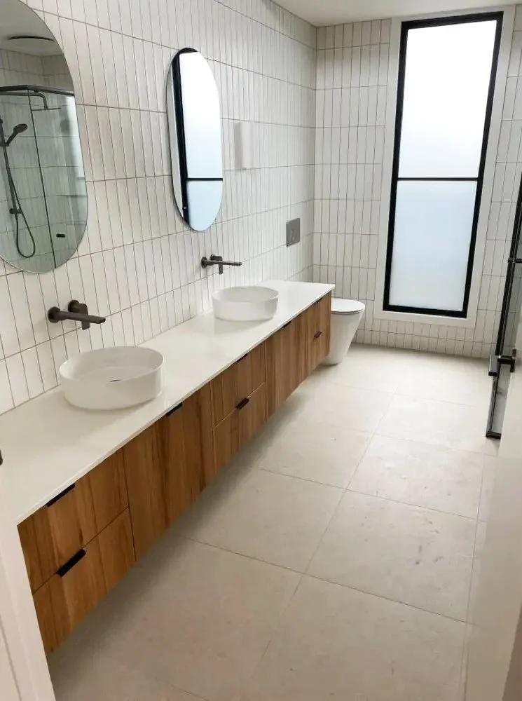 Luxury architectural home showcasing the bathroom built by dji projects