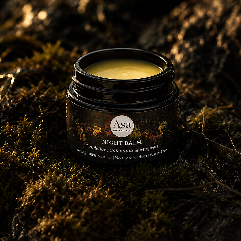  Night Balm  
A richer balm to nourish and support skin overnight.