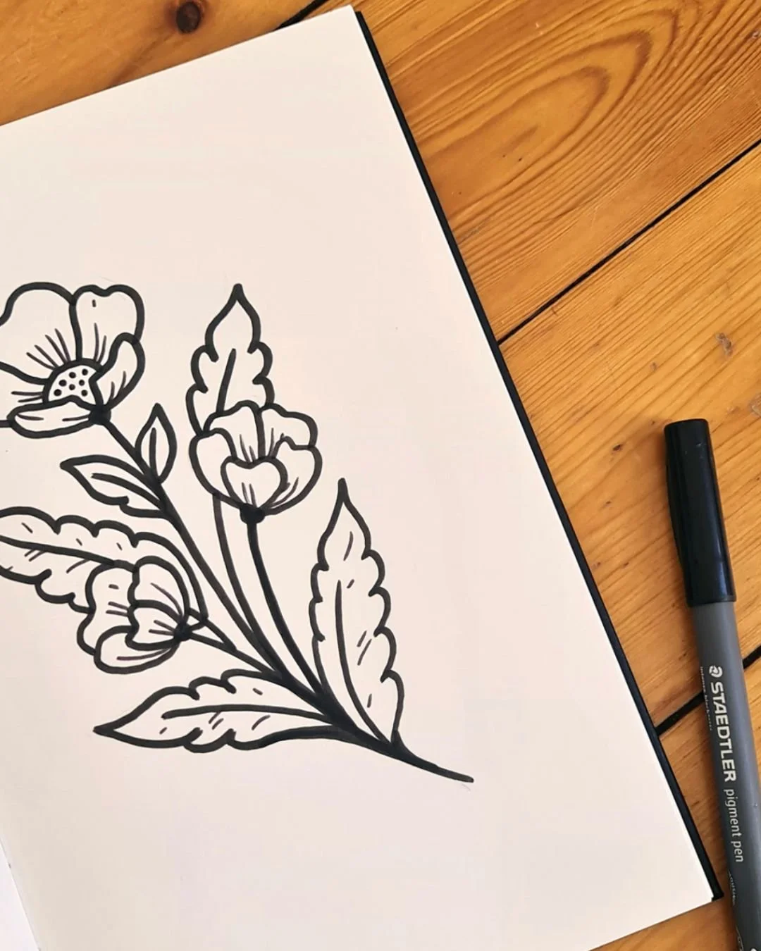 Tatouage flash ou sur-mesure : quelle différence, et comment choisir