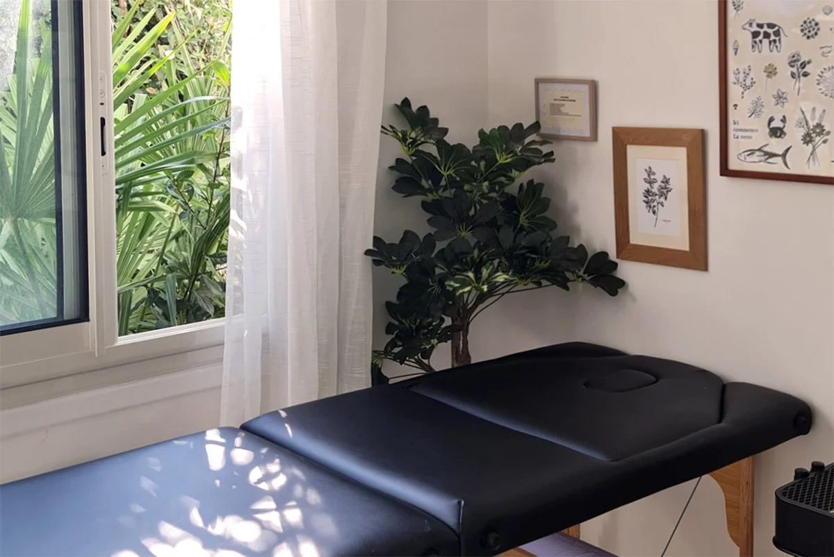Studio de tatouage Noa Serica, tatouage botanique femme