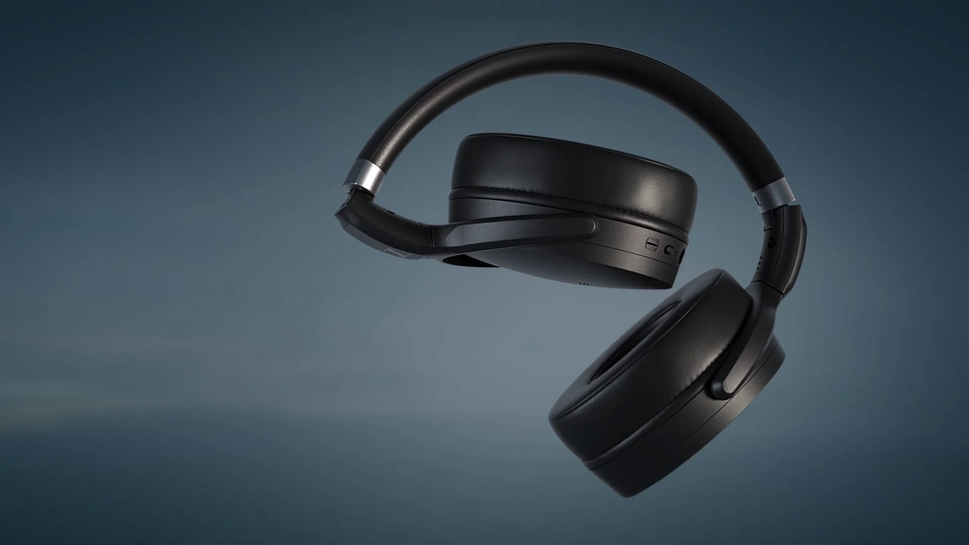 SENNHEISER