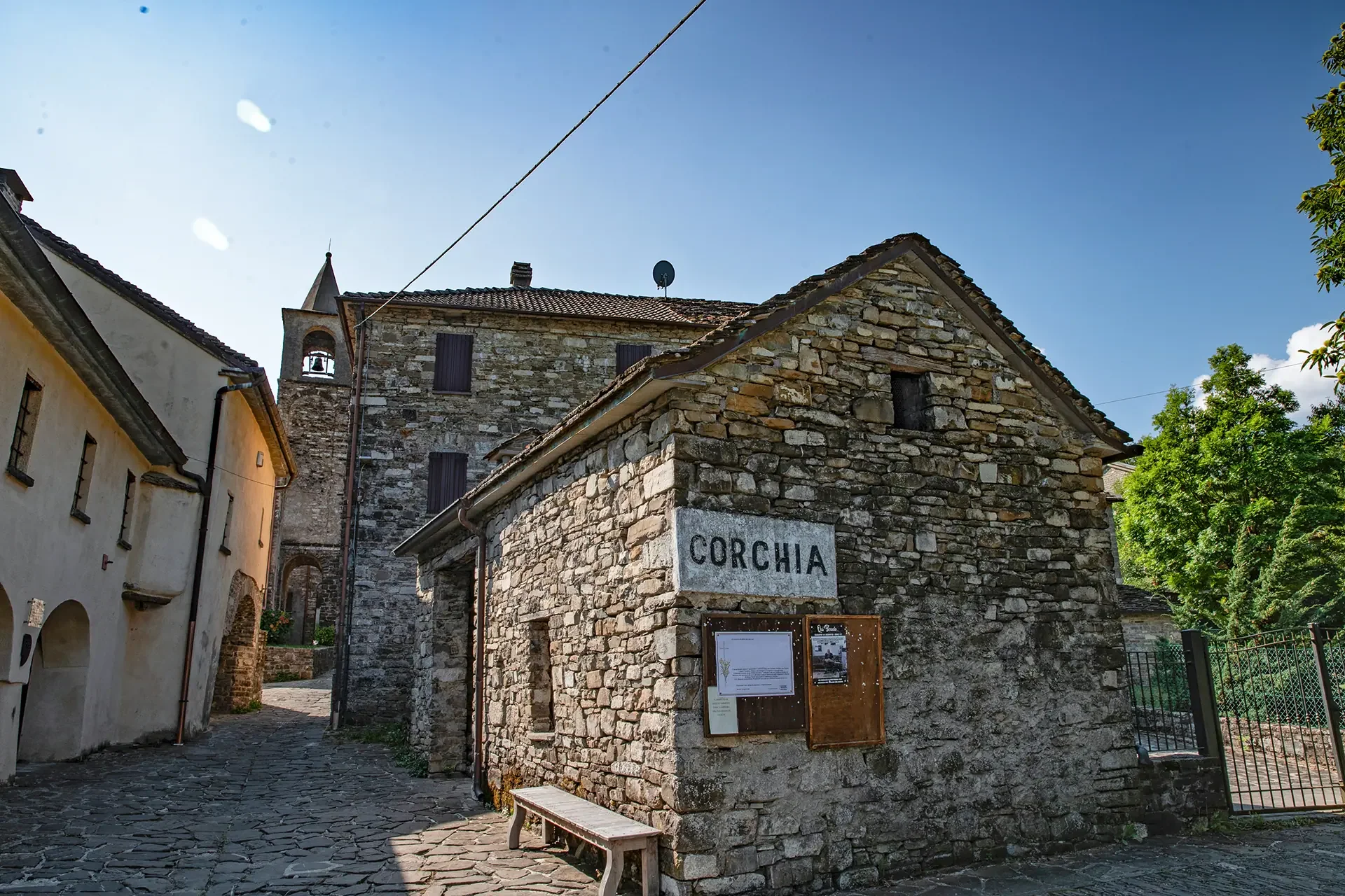 Ingresso dell'abitato di Corchia (PR)