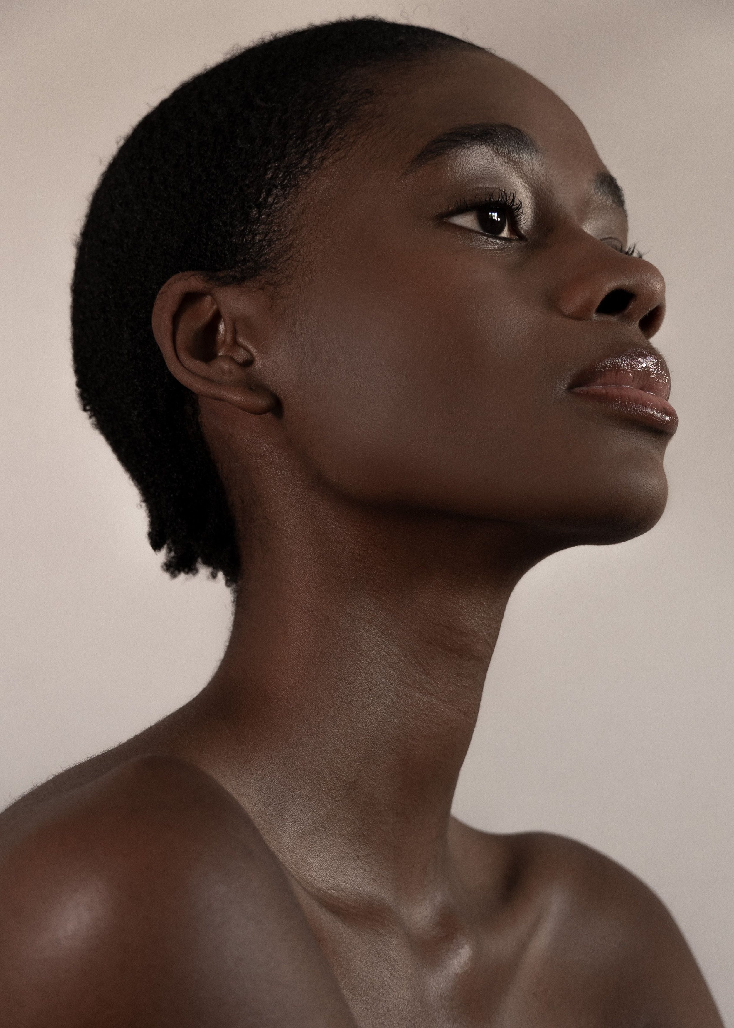 42-miriam-spanu-make-up-artist-main-book.jpg (Copy)