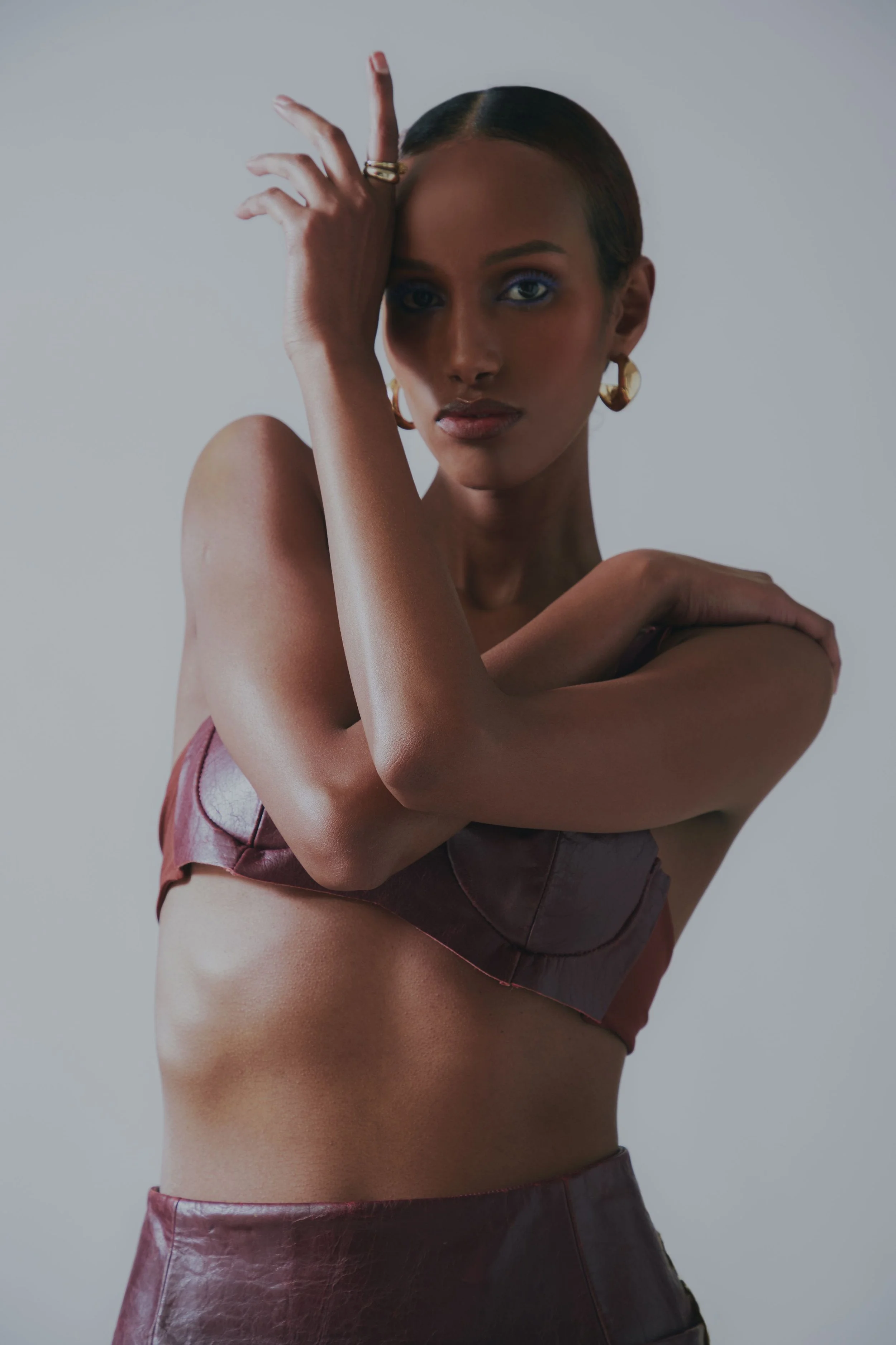 53-miriam-spanu-make-up-artist-main-book.jpg (Copy)
