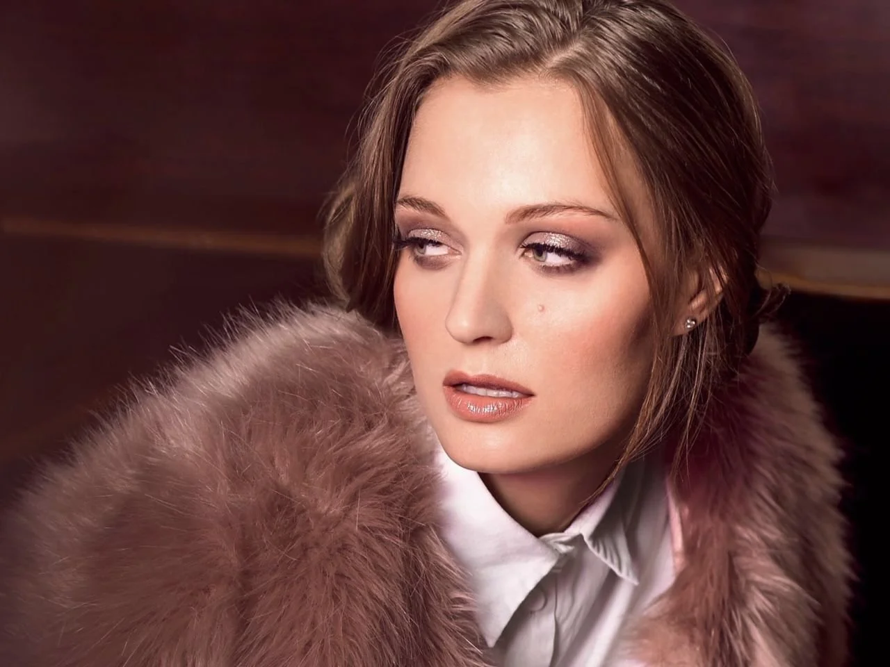 16-maria-mckenna-make-up-artist-main-book.jpg (Copy)