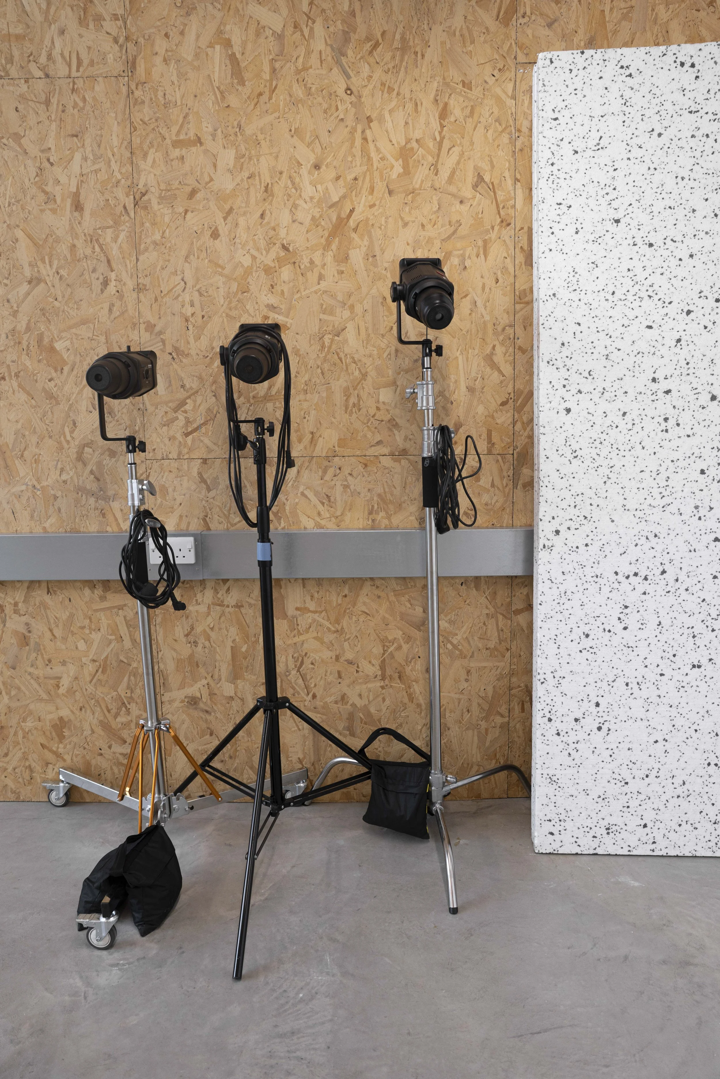 fFRAME PERFECT STUDIO 2_2_1.JPG