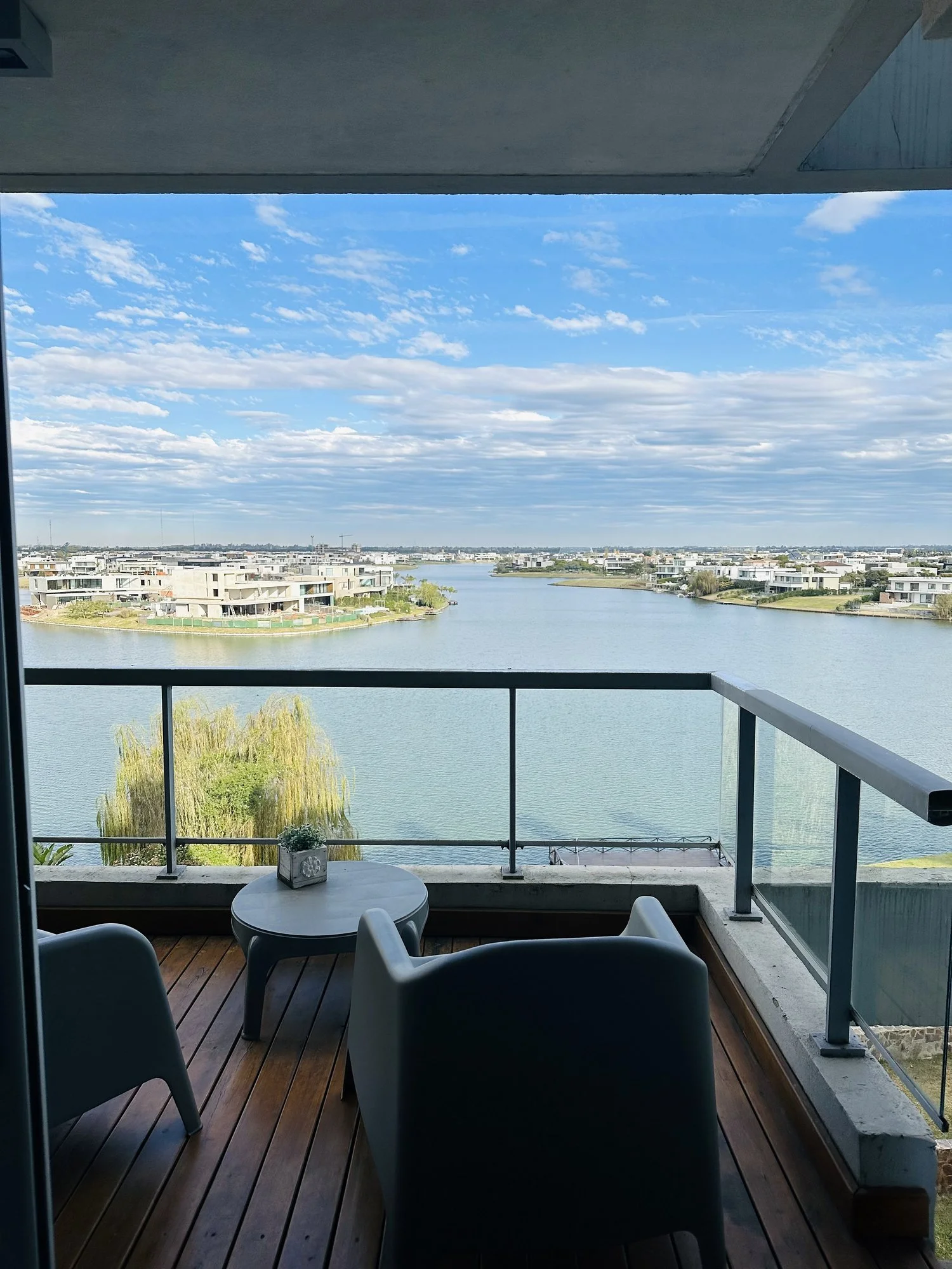 Vista abierta sobre lagos Centrales Nordelta Buenos Aires