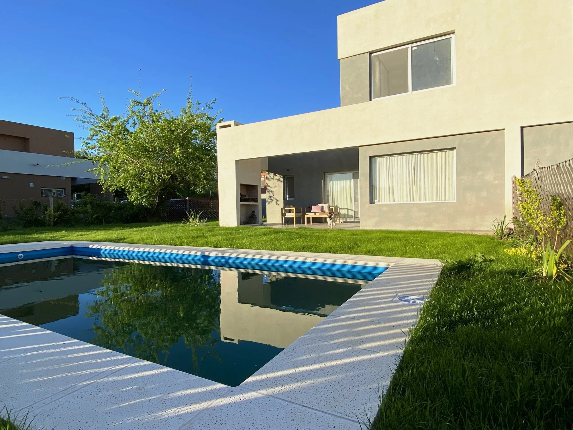 Piscina privada y parrilla BBQ en casas del este, Pilar del Este Delta view rentals