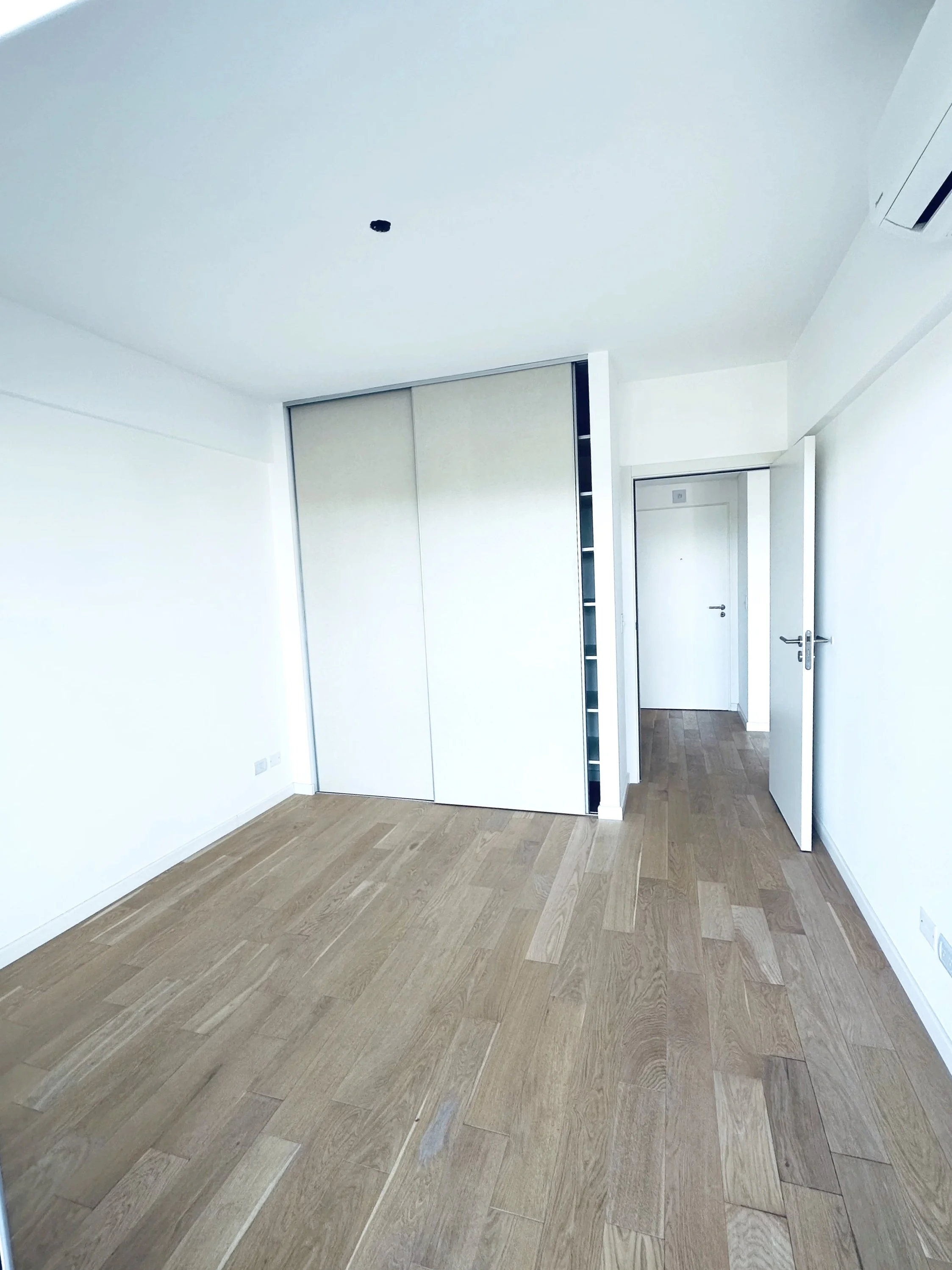 Dormitorio con vista al yacht en Goletas Venice ciudad navegable Tigre Delta View RENTALS