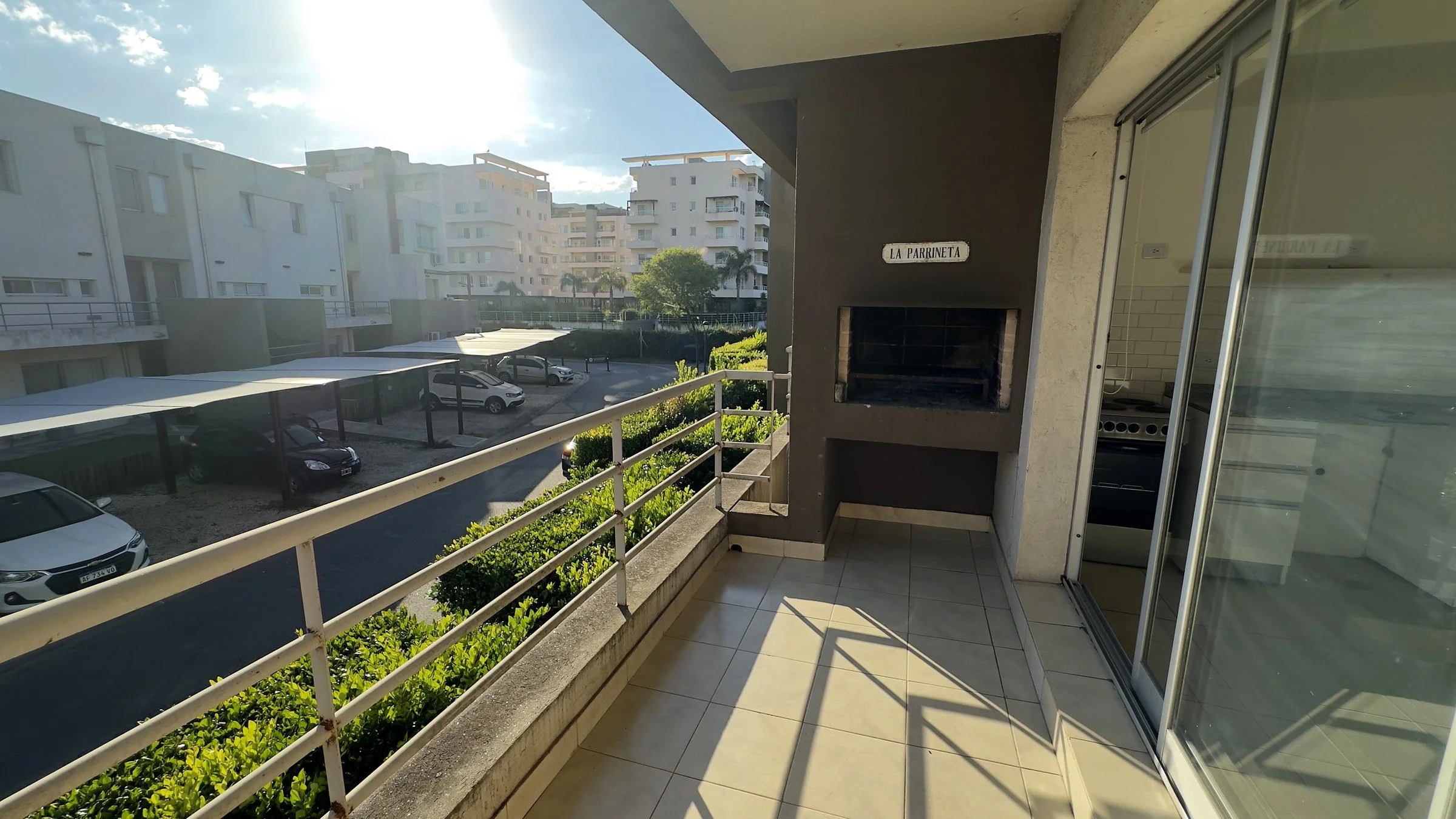 Balcón con Parrilla en Sendero Plaza Nordelta con ubicación estratégica al Centro comercial 