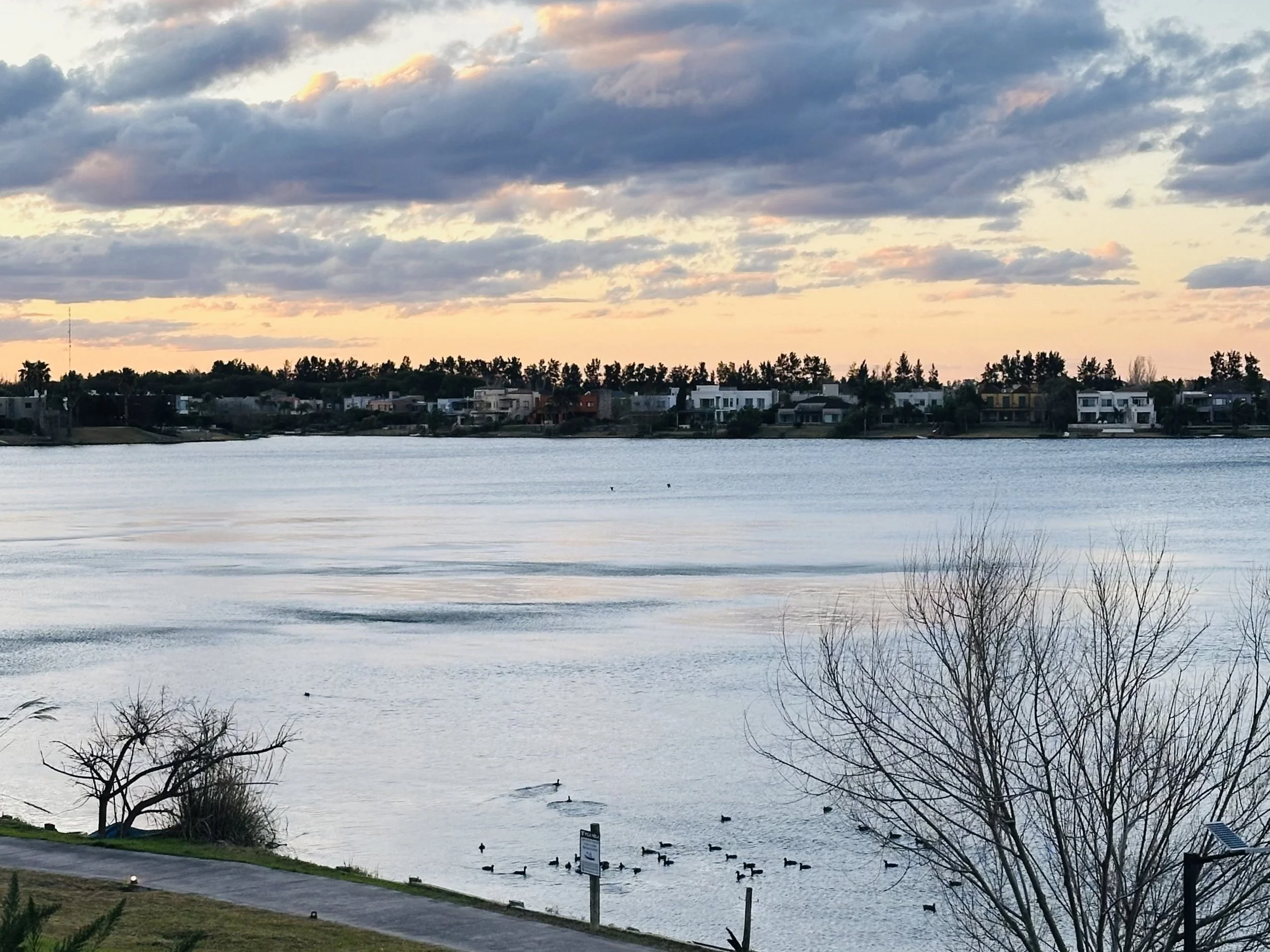 Unfurnished apartment overlooking the biggest lagoon in Villanueva, Tigre. Quiet residential living surrounded by water and green spaces.
