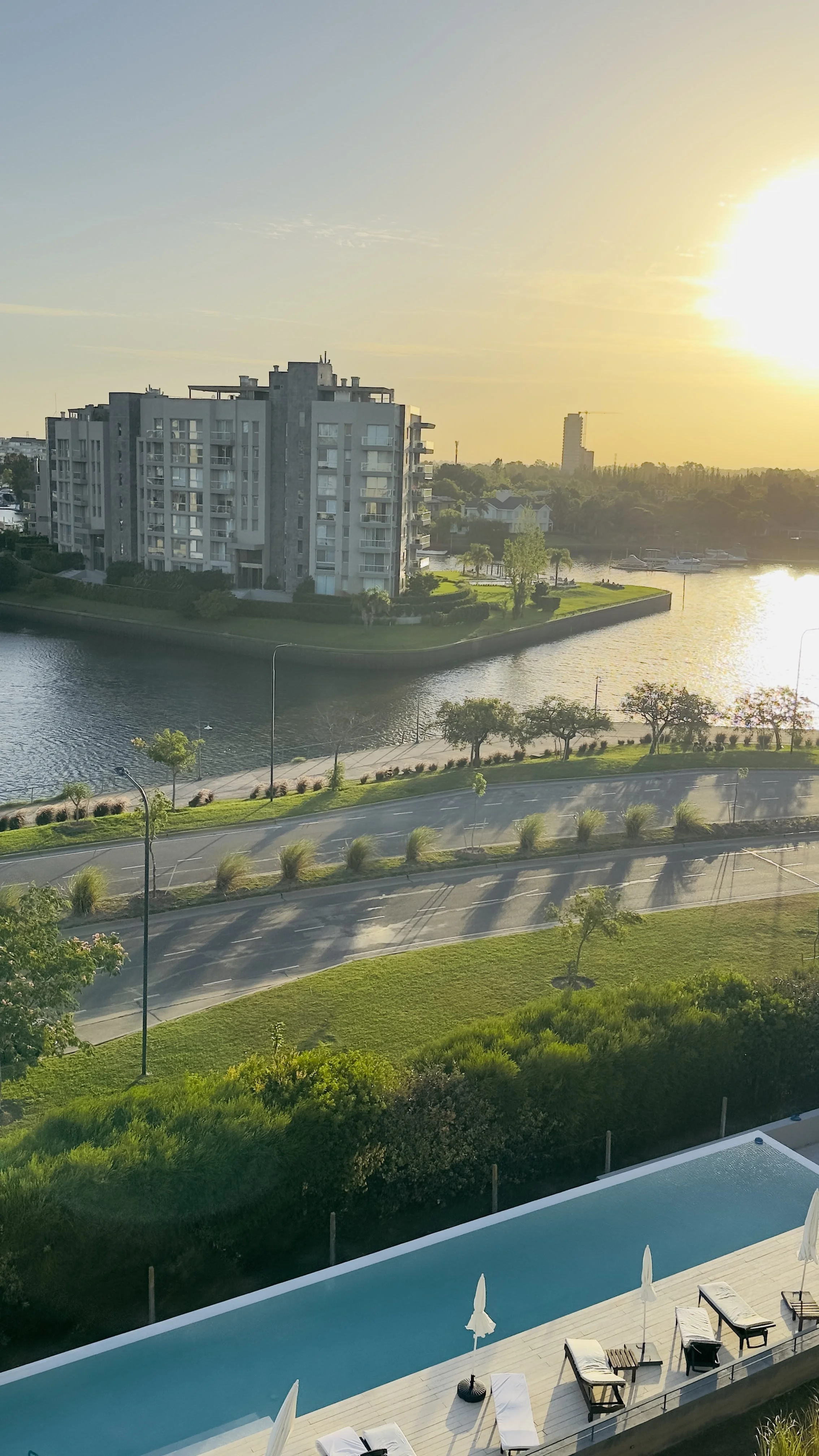 Riverfront furnished apartment in Puerto Escondido Nordelta. Corporate housing and monthly rental residence in Buenos Aires.