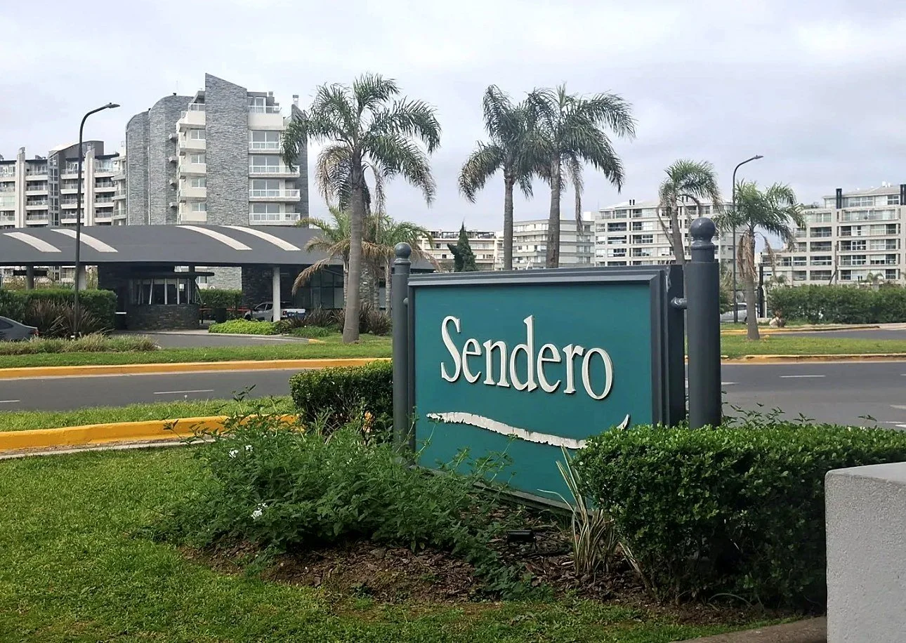 Sendero cuenta con 3 piscinas y amplia variedad de amenices, la ubicación del barrio es estratégica en Nordelta