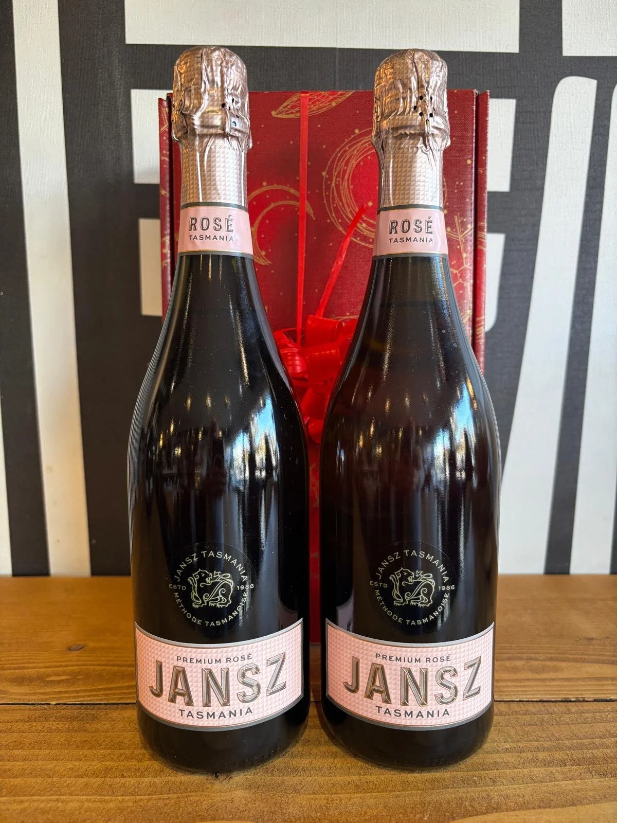 Jansz Sparkling Rosê Brut 2 bottle gift box