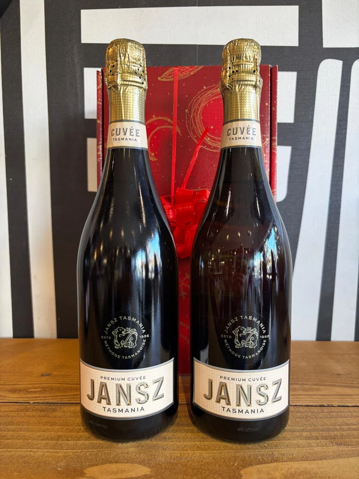Jansz Premium Cuvée 2 bottle gift box